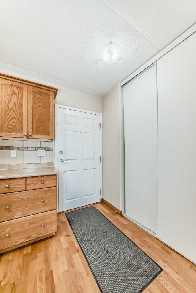 201, 5133 49 Street — photo 3