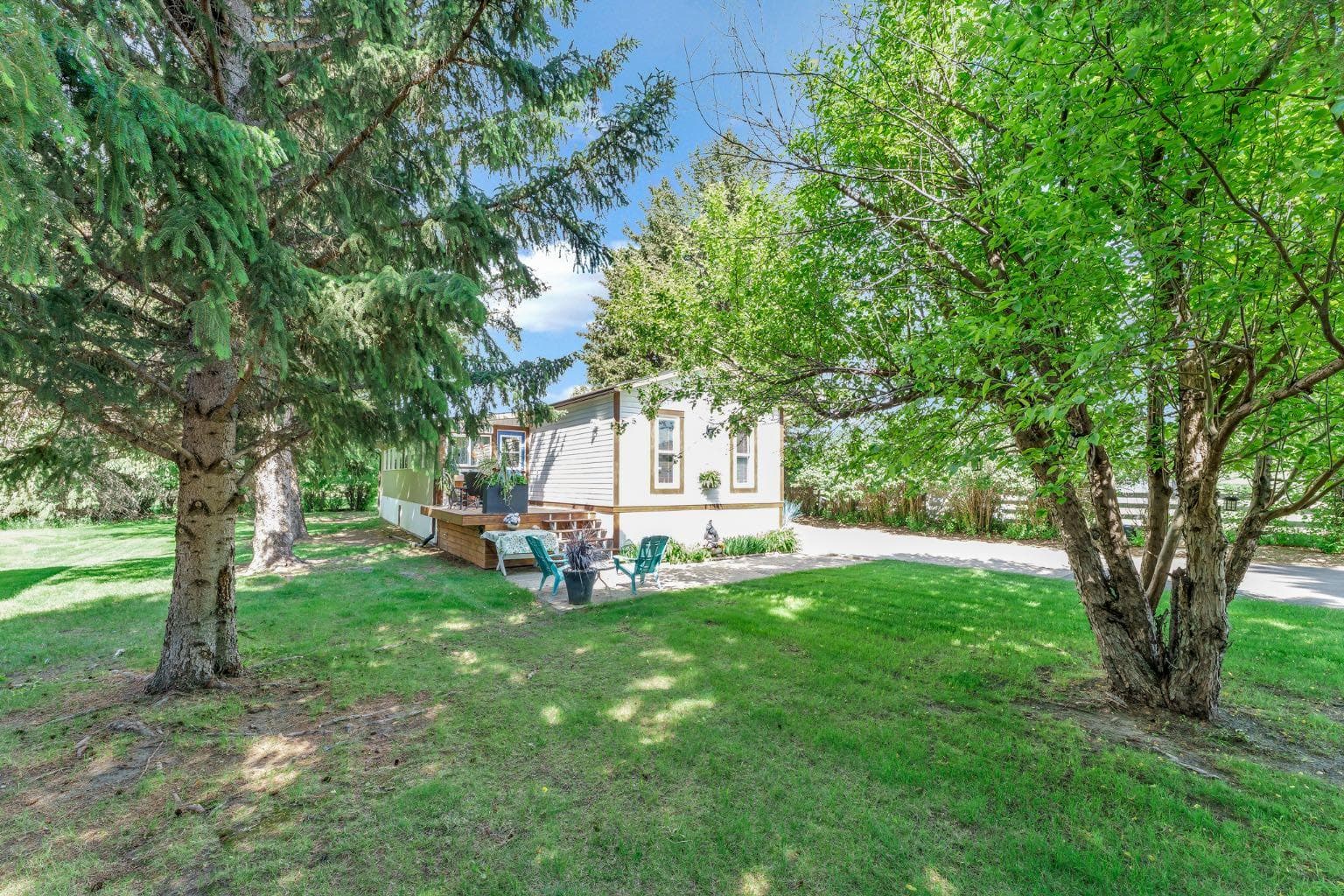 20 Josephine Avenue SW — photo 2