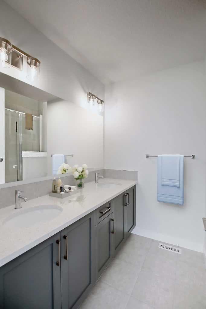 381 Waterford Boulevard — photo 3