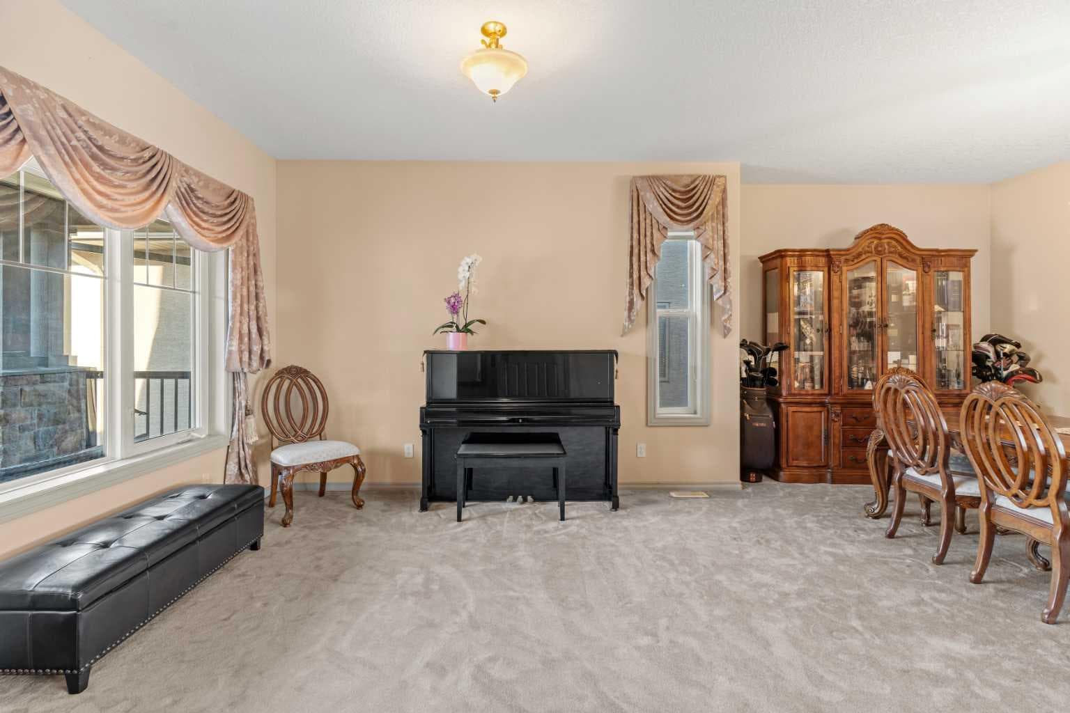 325 Discovery Ridge Way SW — photo 5