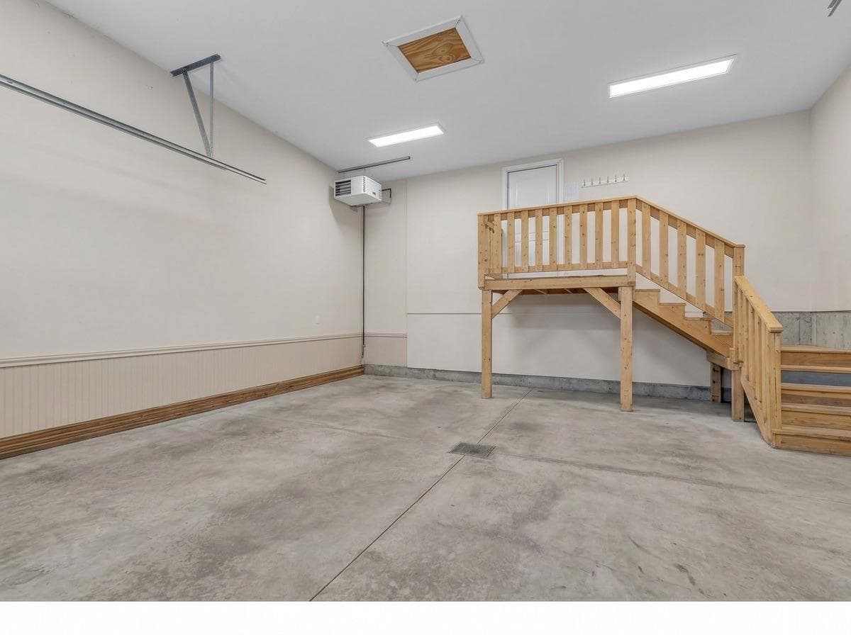 5052 Lakeshore Drive — photo 3