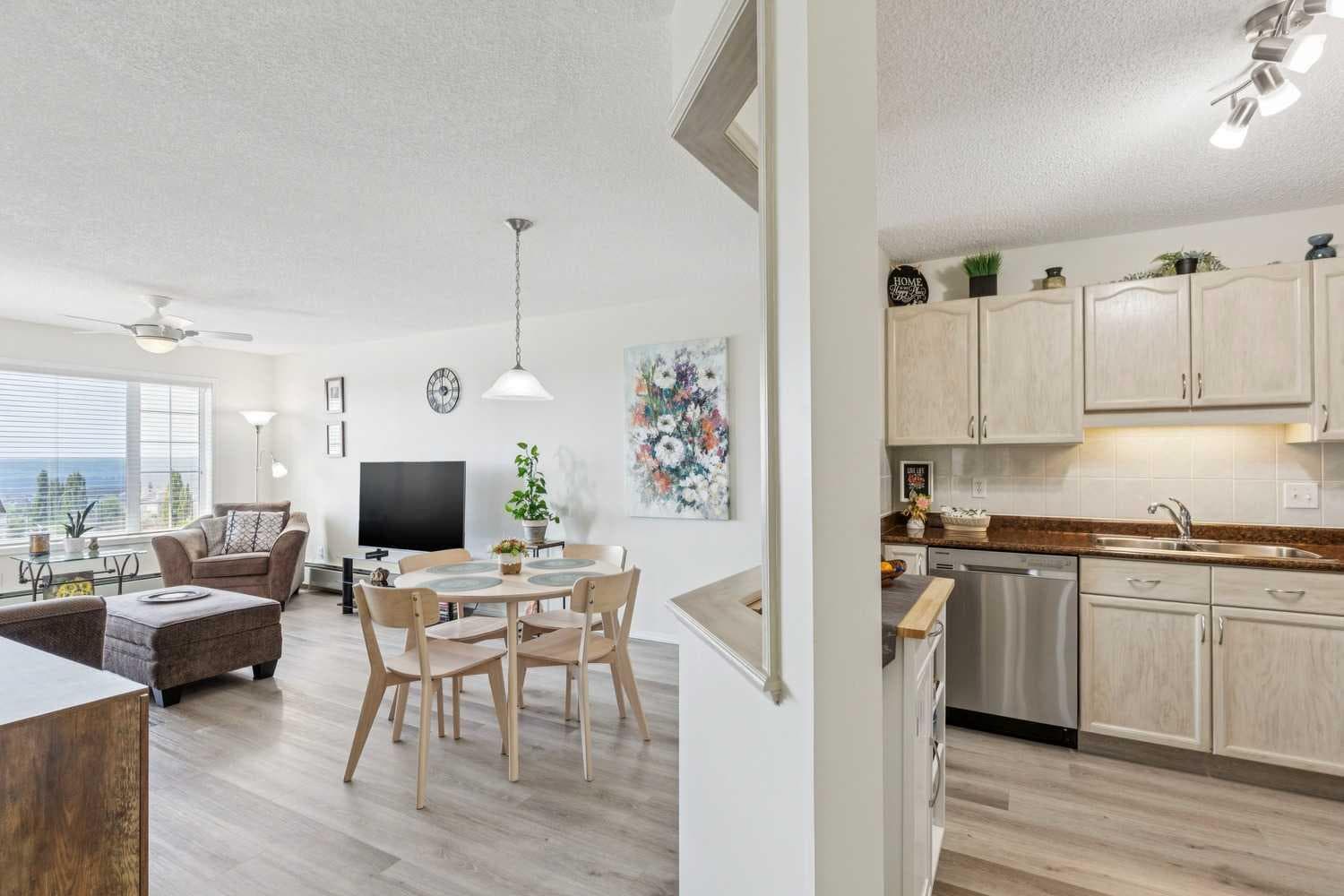2301, 2000 Sienna Park Green SW — photo 5