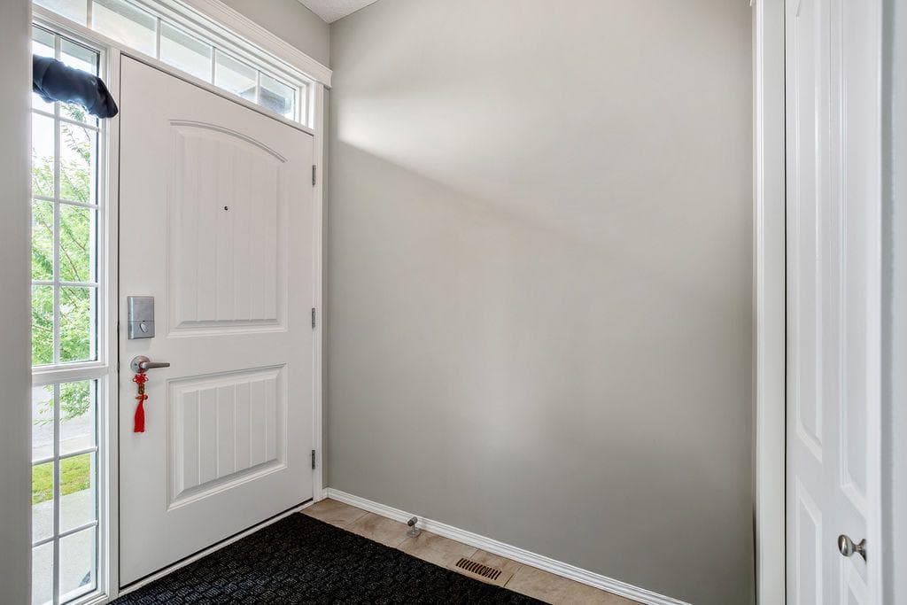 162 Cranford Park SE — photo 2