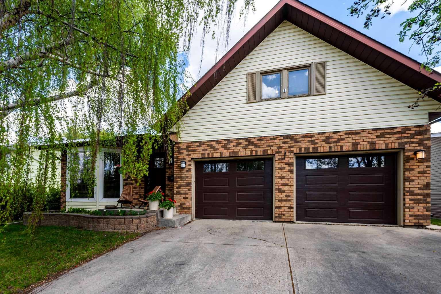 19 Maxwell Avenue — photo 1