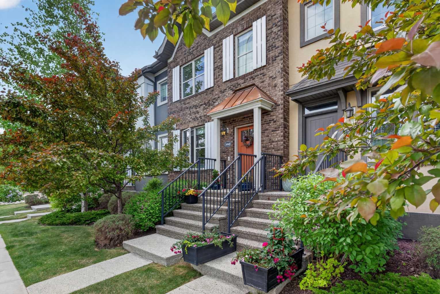 340 Quarry Park Boulevard SE — photo 1