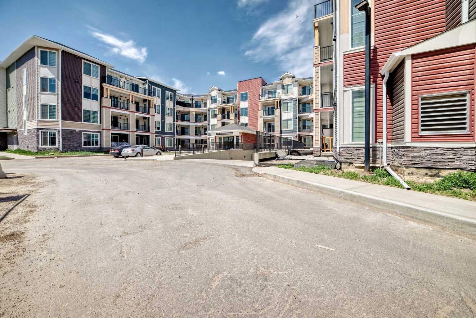2406, 15 Skyview Point Crescent — photo 4