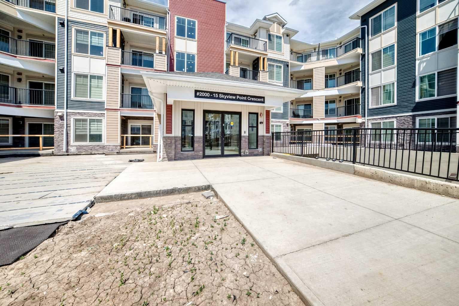 2406, 15 Skyview Point Crescent — photo 5