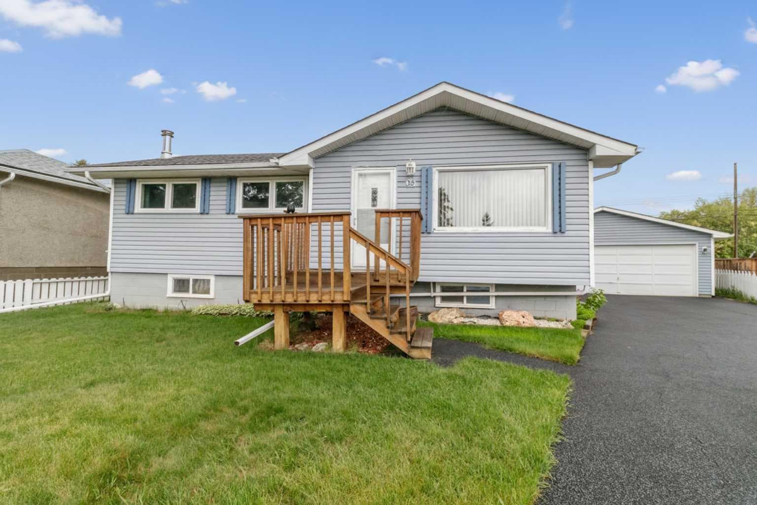 35 Beaupre Crescent — photo 1