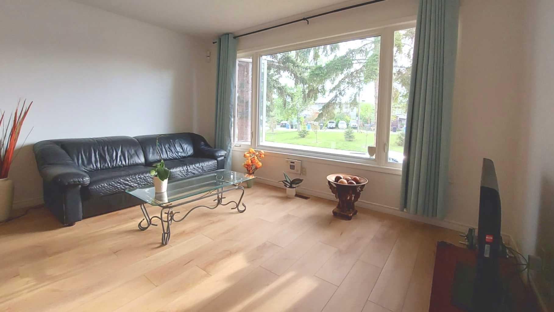 121 Huntford Close NE — photo 2