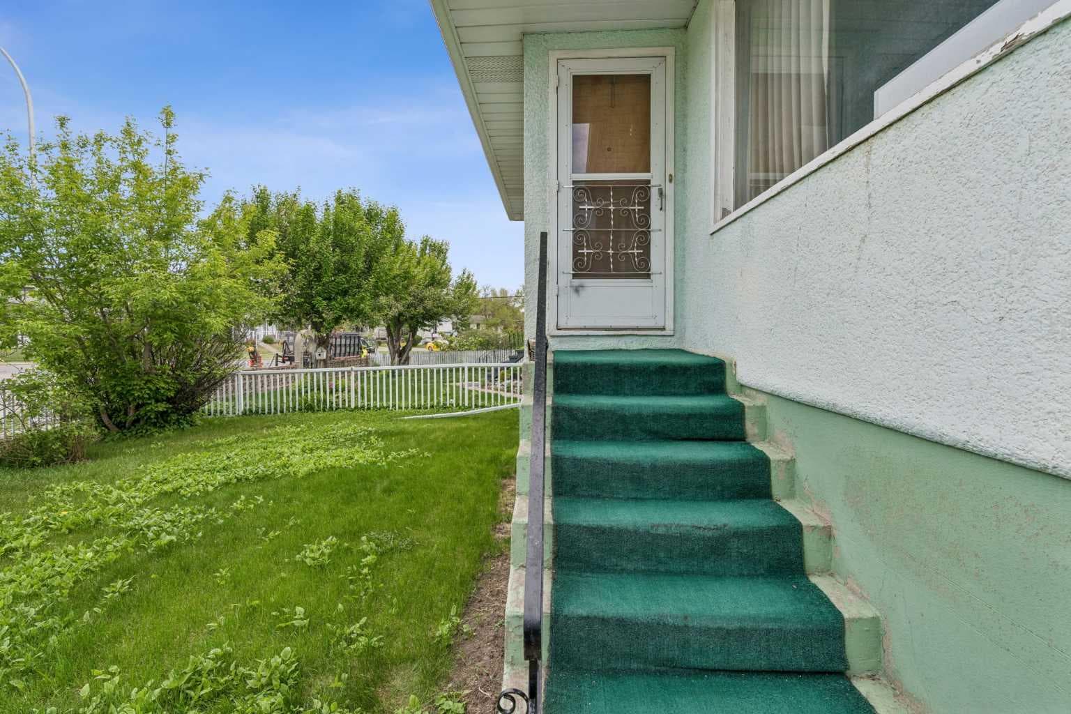 1228 Bantry Street NE — photo 2