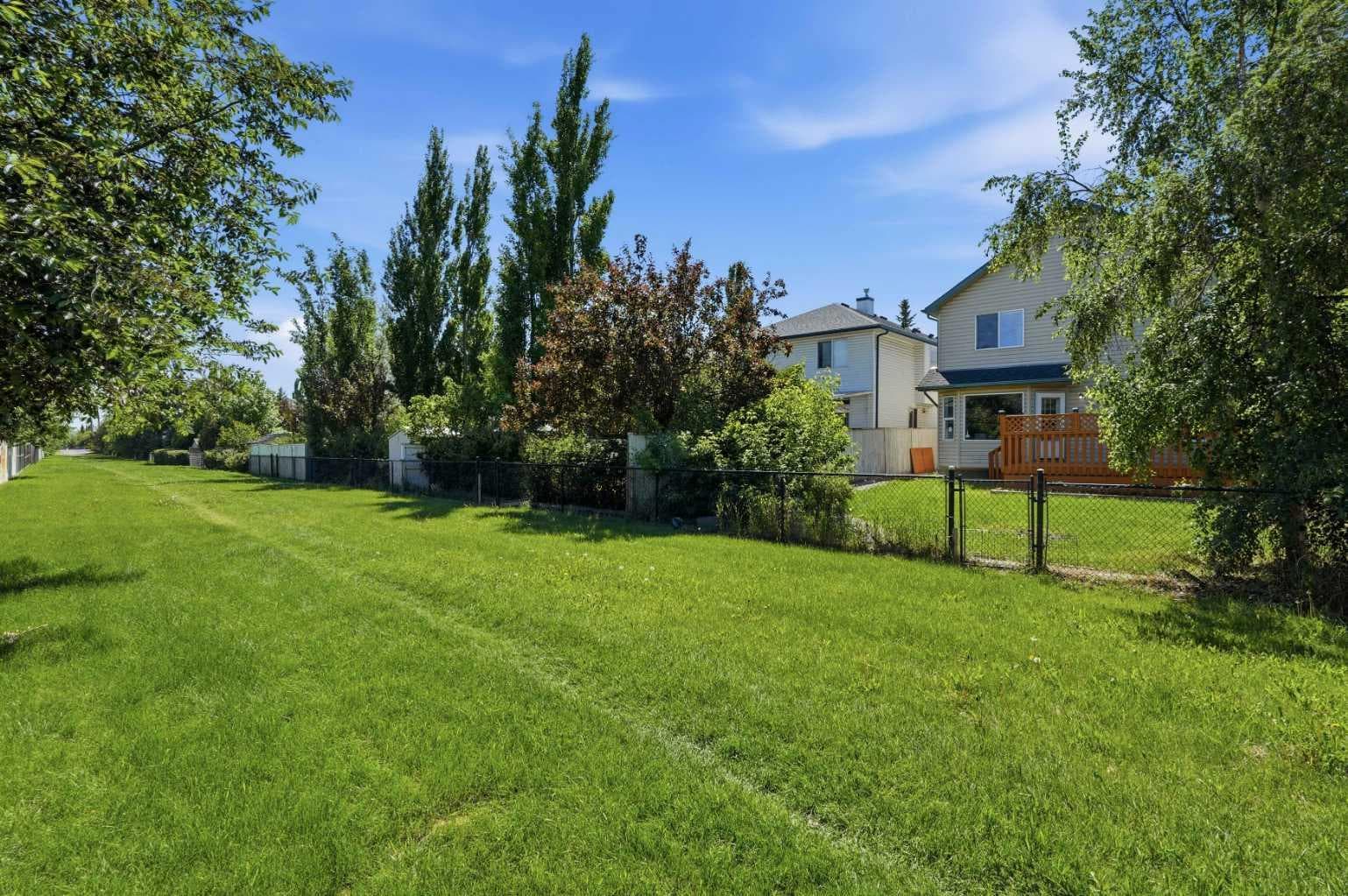 141 Shannon Square SW — photo 2