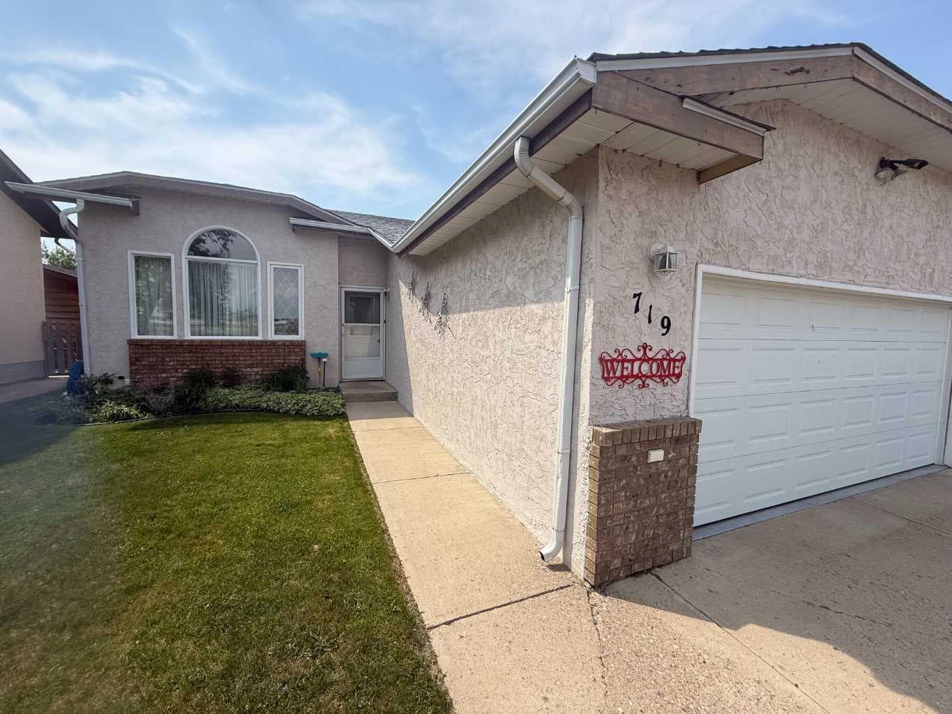 719 Parkland Drive — photo 2