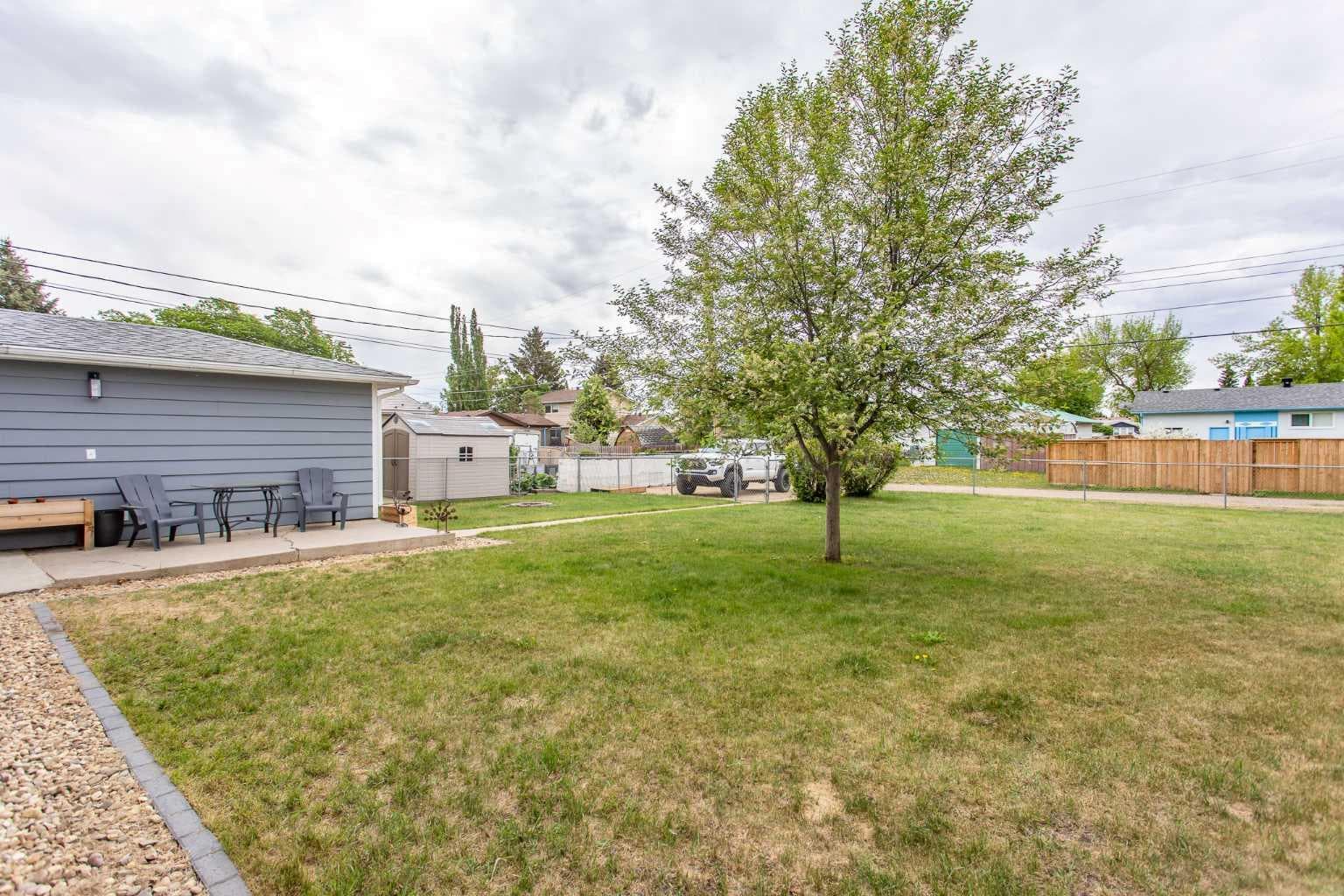5709 49 Avenue — photo 4