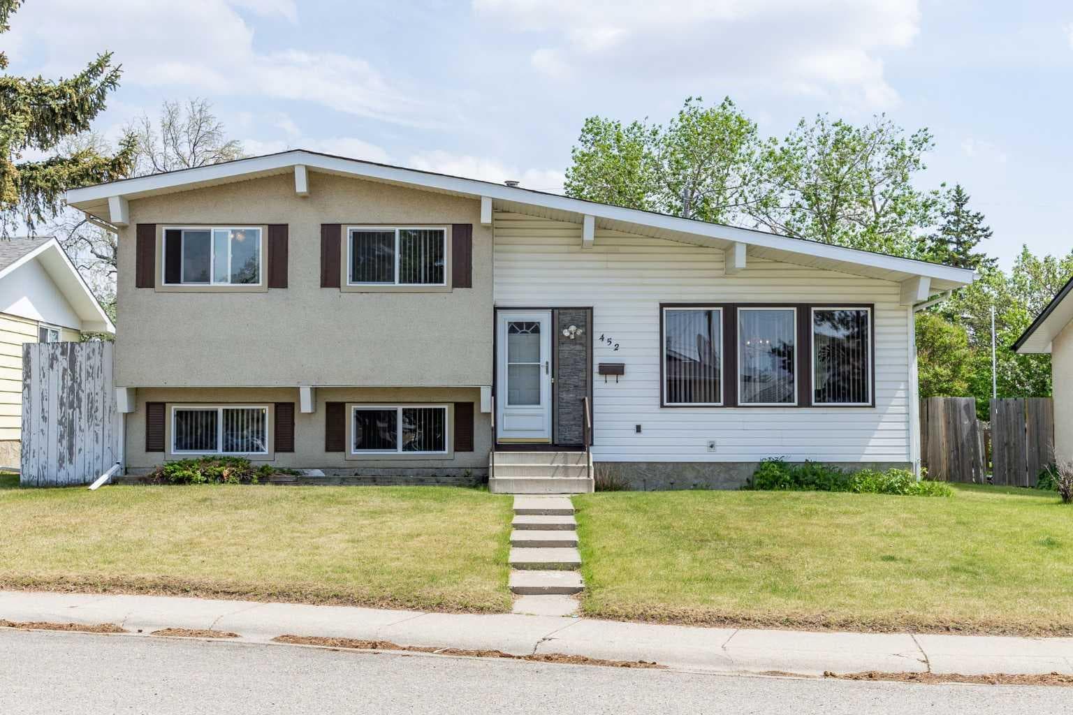 452 Manora Way NE — photo 2