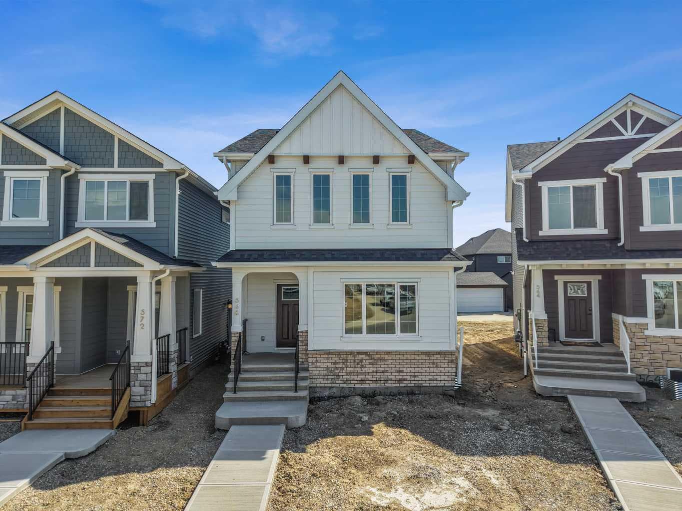 568 Buffaloberry Manor SE — photo 1
