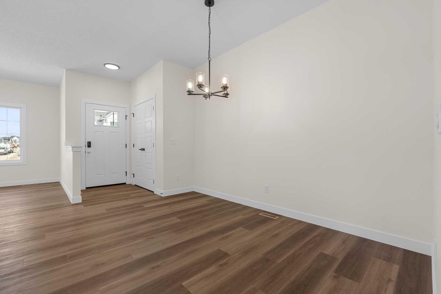 568 Buffaloberry Manor SE — photo 3