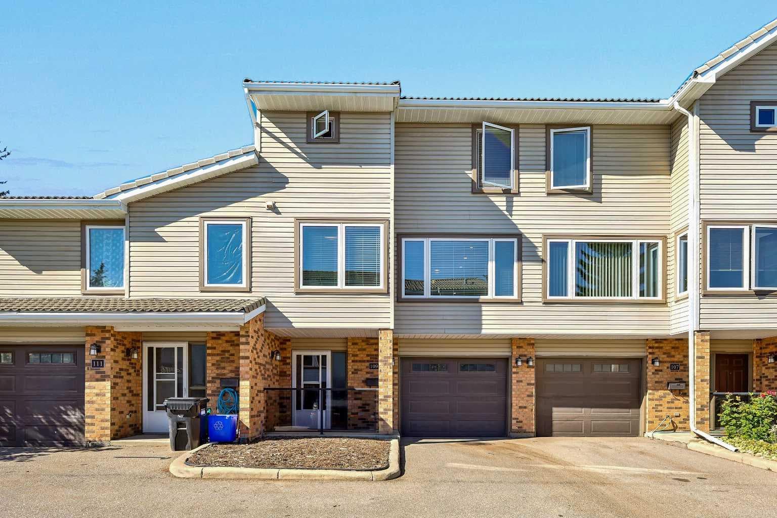 109 Coachway Lane SW — photo 1
