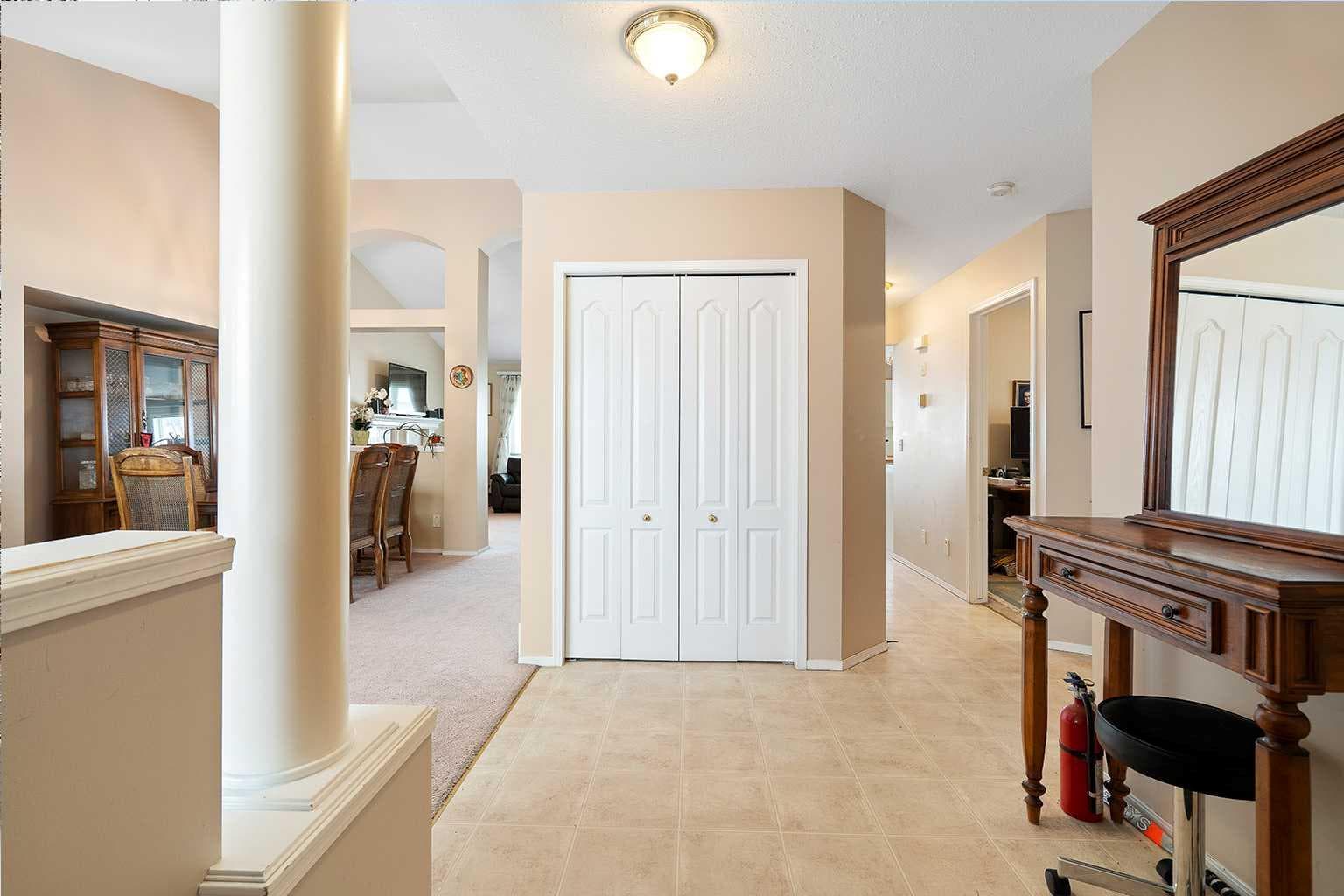 141 Arbour Stone Close NW — photo 5