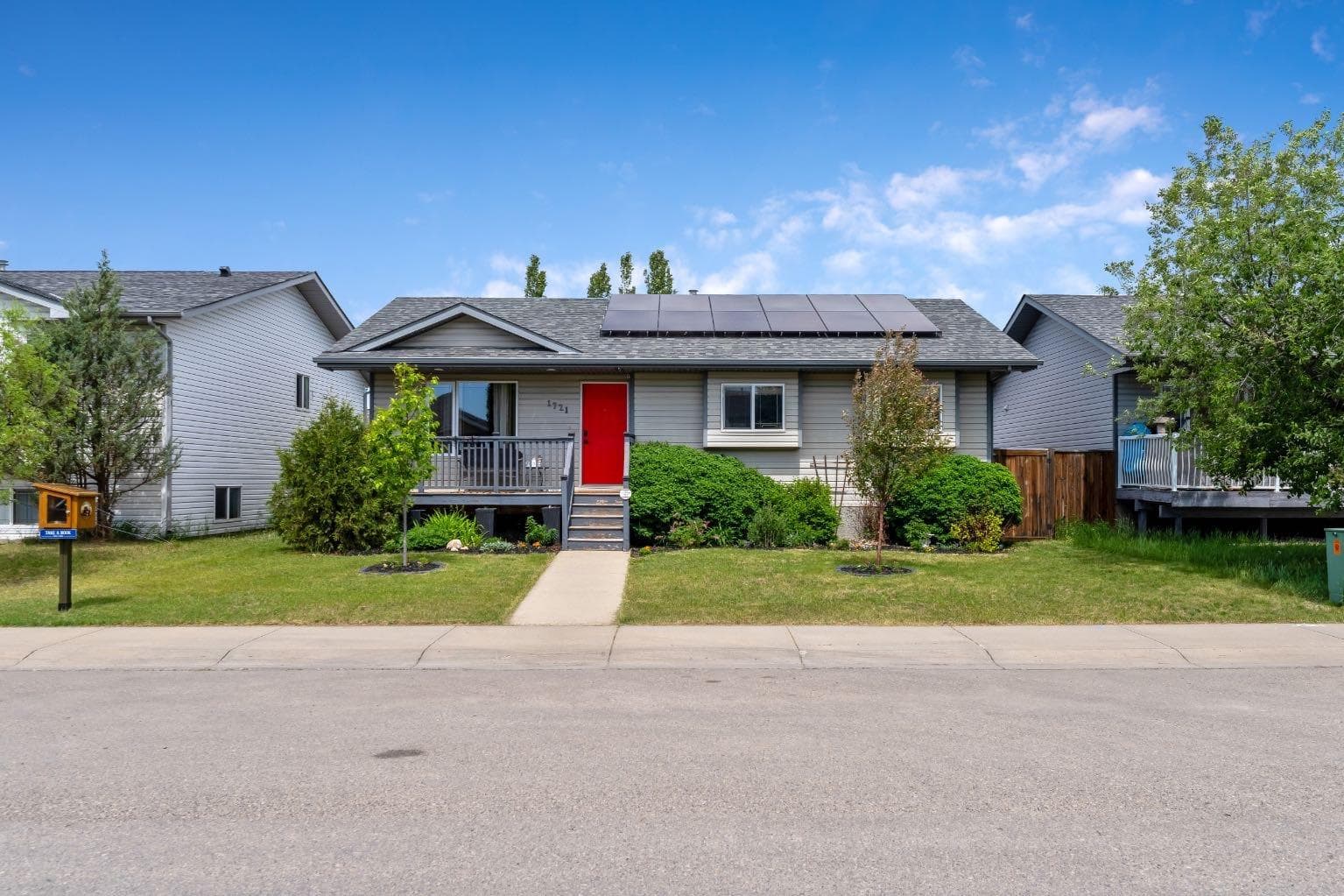 1721 Strathcona Place — photo 1