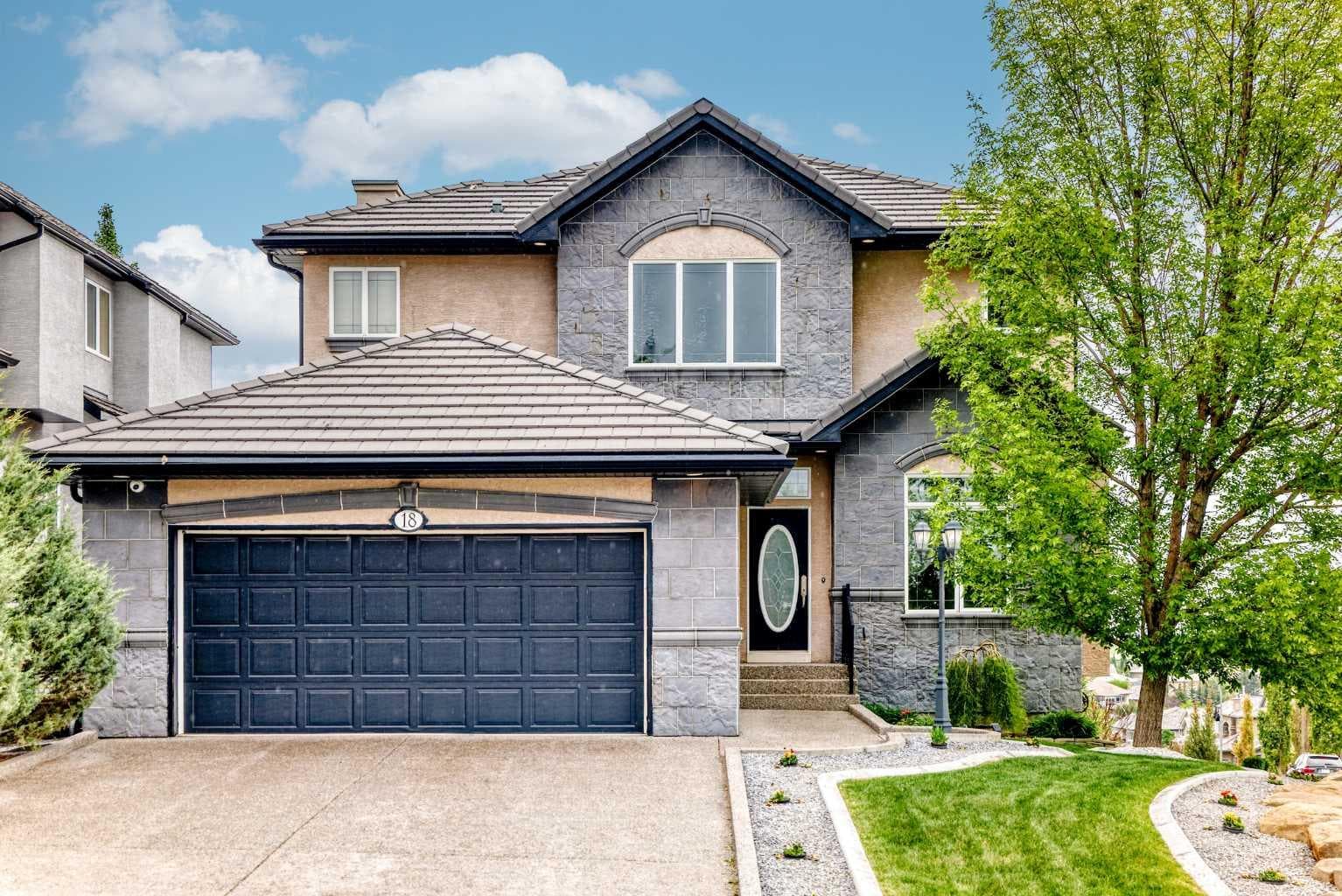 18 Royal Ridge Link NW — photo 1