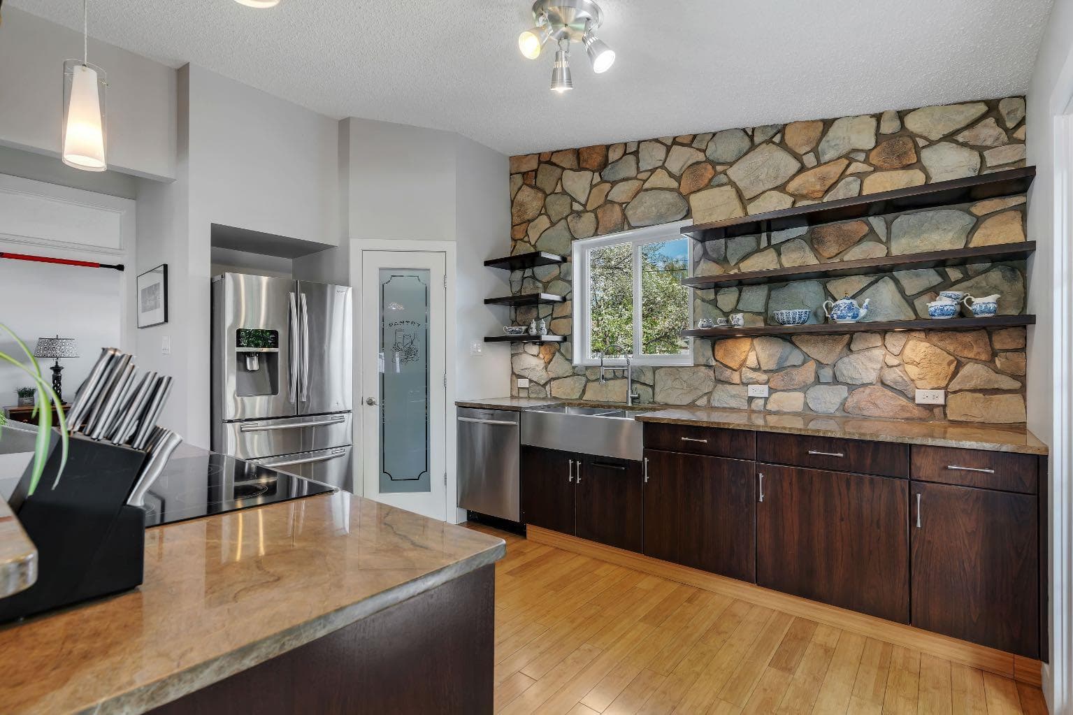 6316 Crowchild Trail SW — photo 4