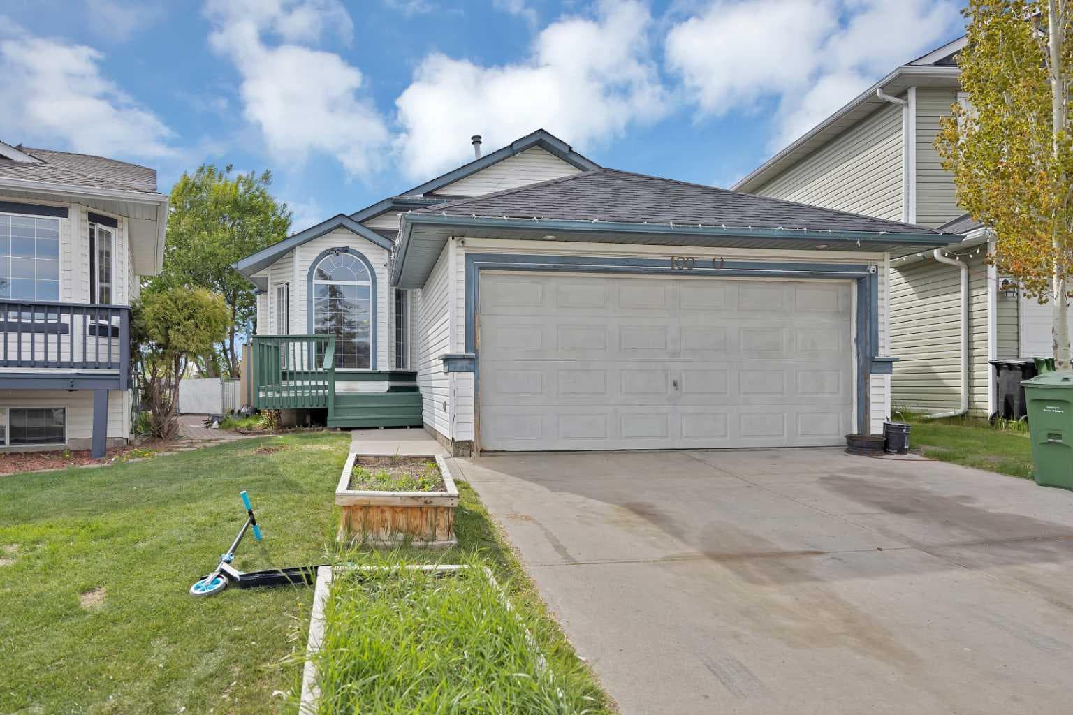 Detached in Monterey Park
