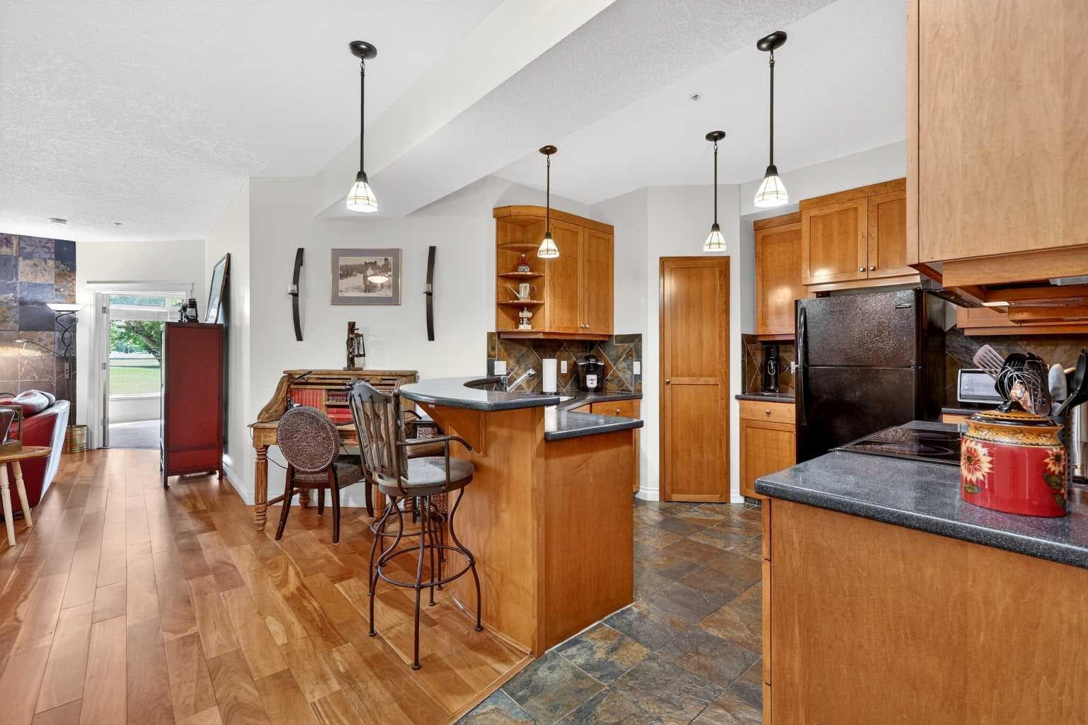 1104, 24 Hemlock Crescent SW — photo 4