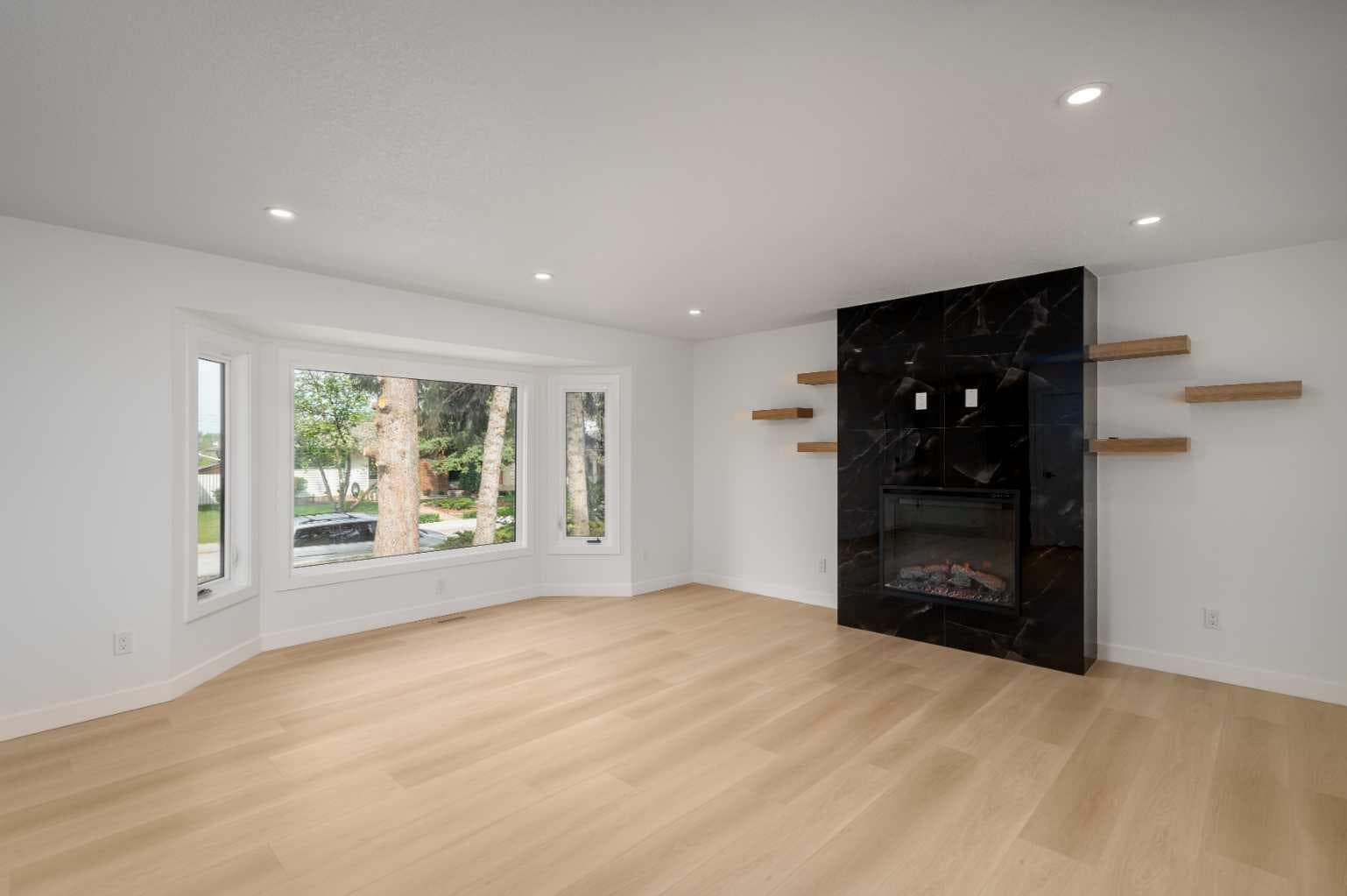312 Queensland Road SE — photo 4