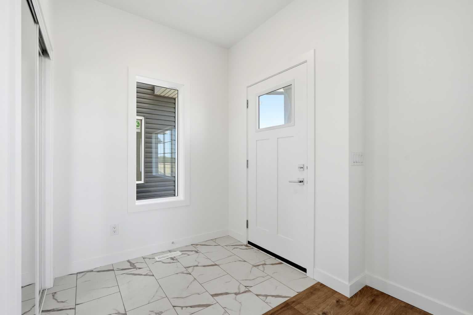 9993 Huxbury Drive NE — photo 2