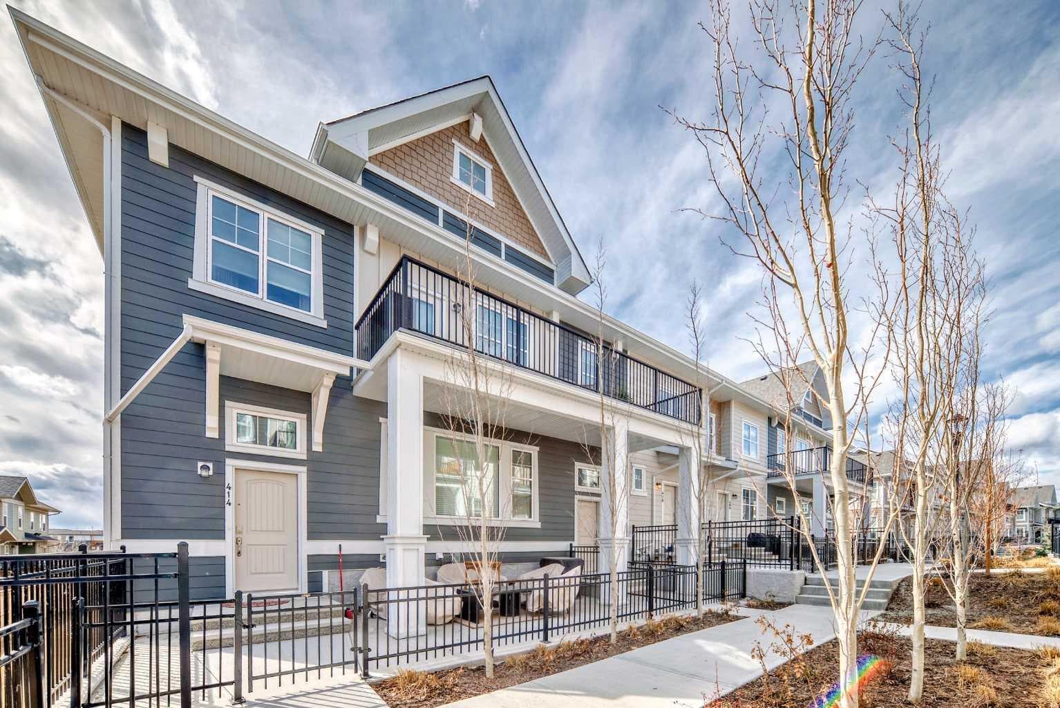 410 Cranbrook Walk SE — photo 1