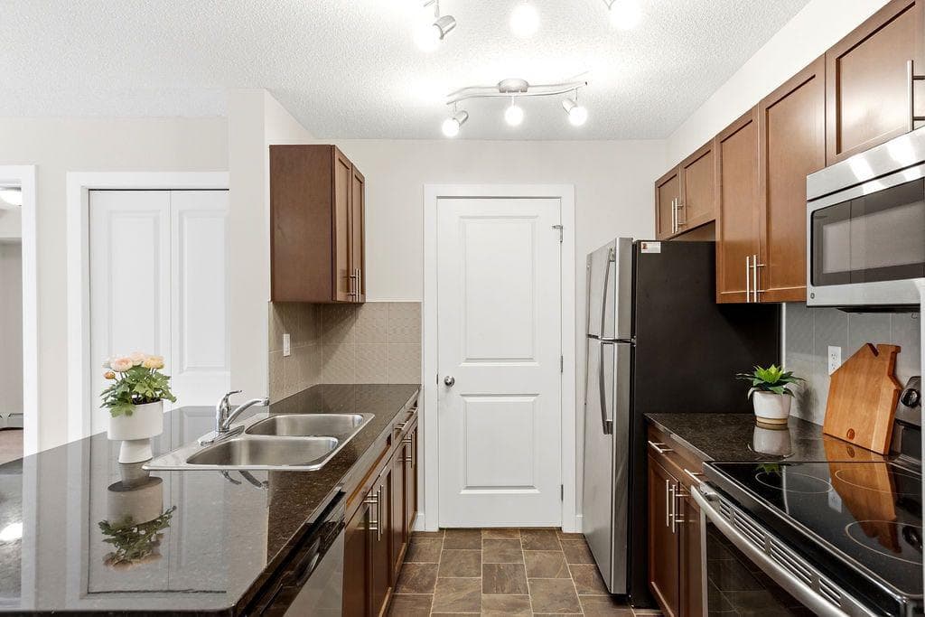 3105, 625 Glenbow Drive — photo 4