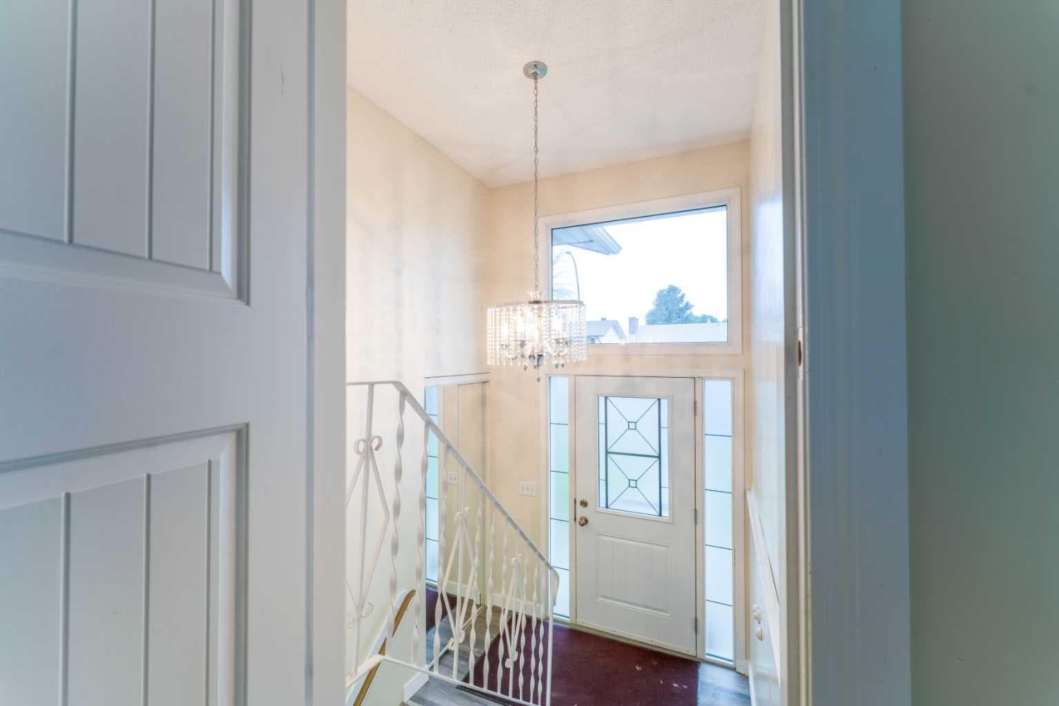 44 Whiteridge Place NE — photo 2