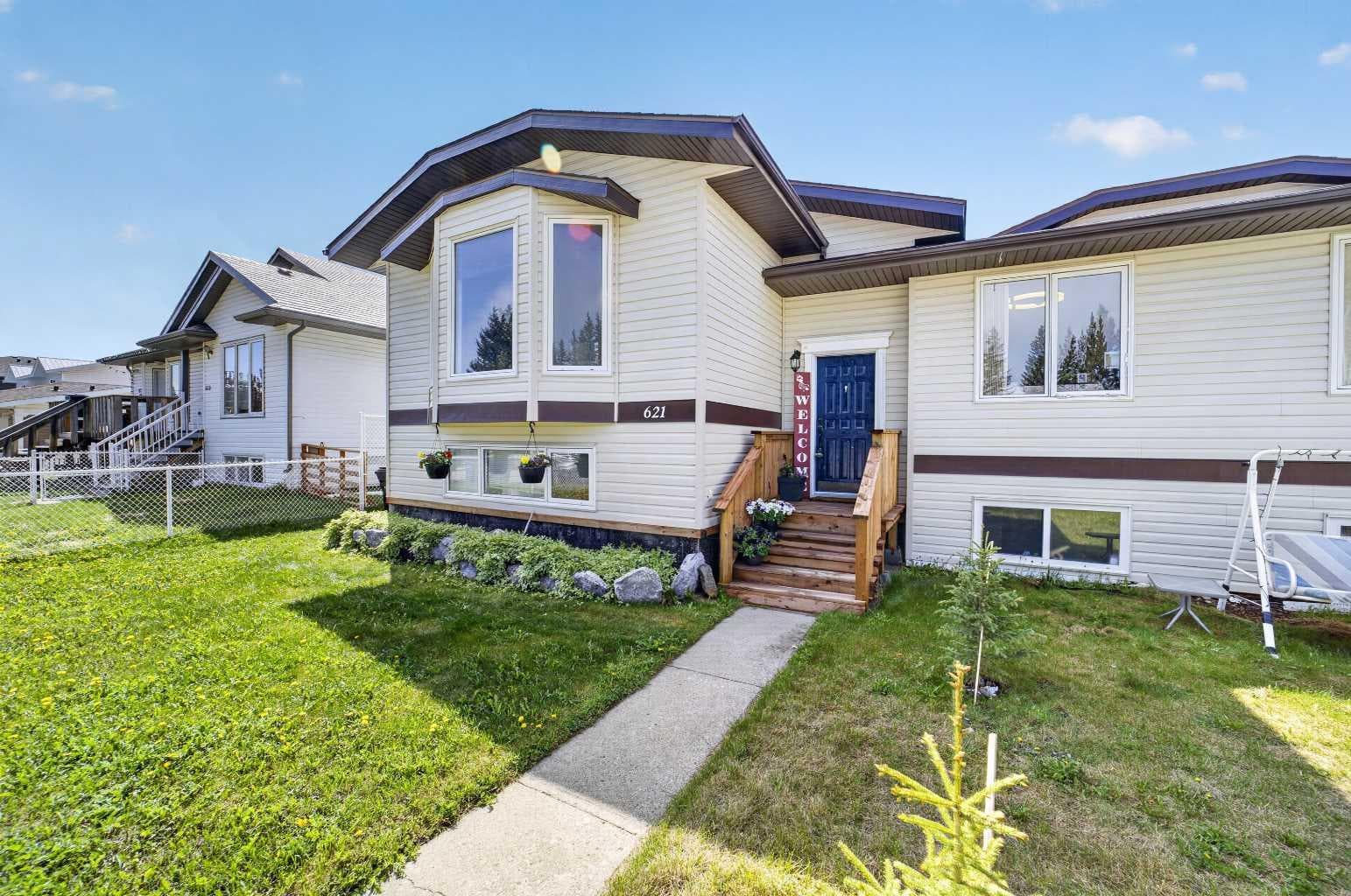 621 5 Avenue SW — photo 1