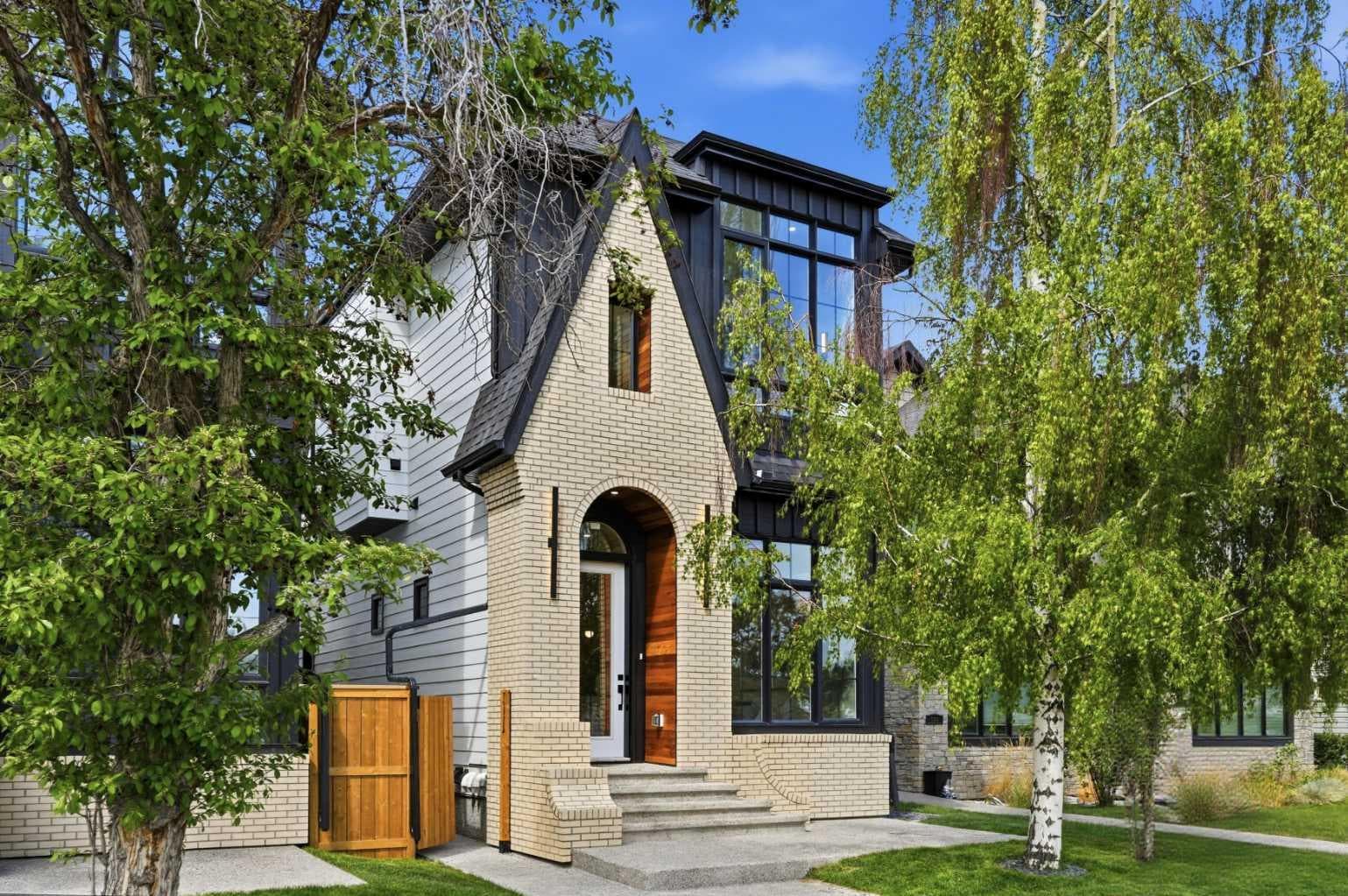 510 54 Avenue SW — photo 3