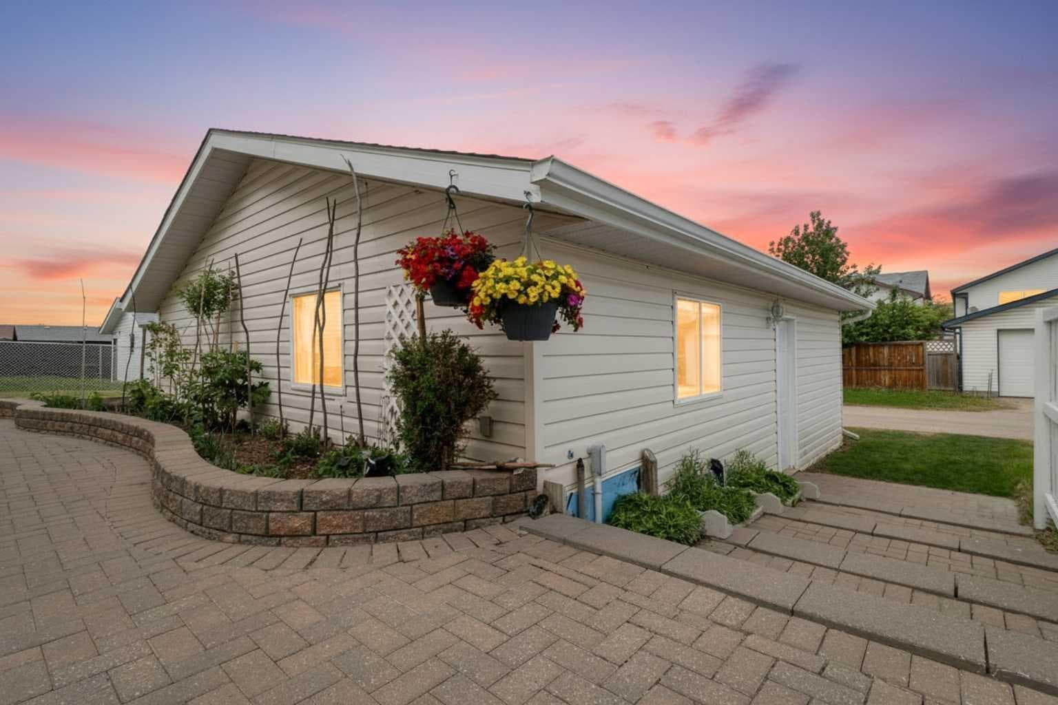 131 Deschner Close — photo 3