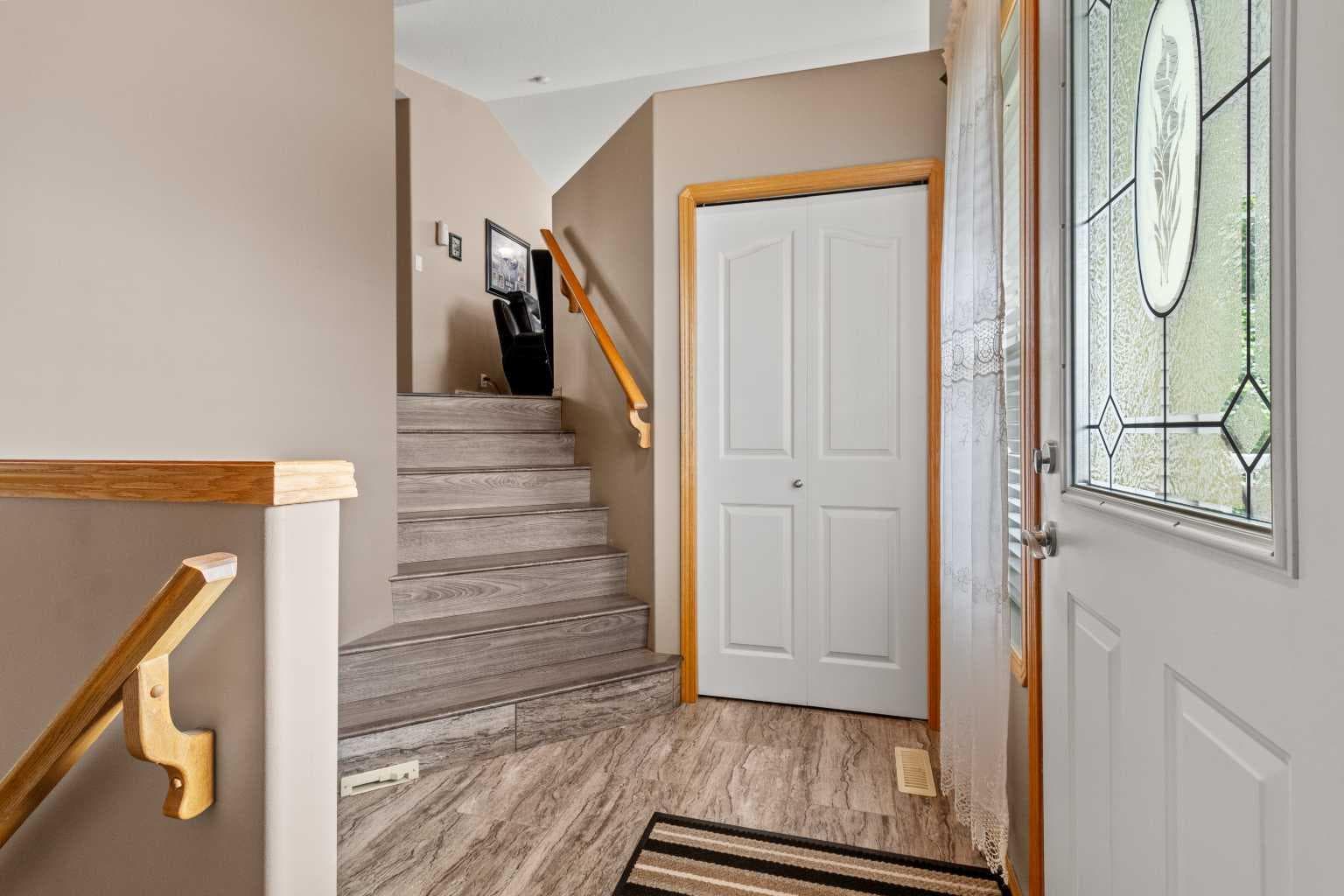 131 Deschner Close — photo 4