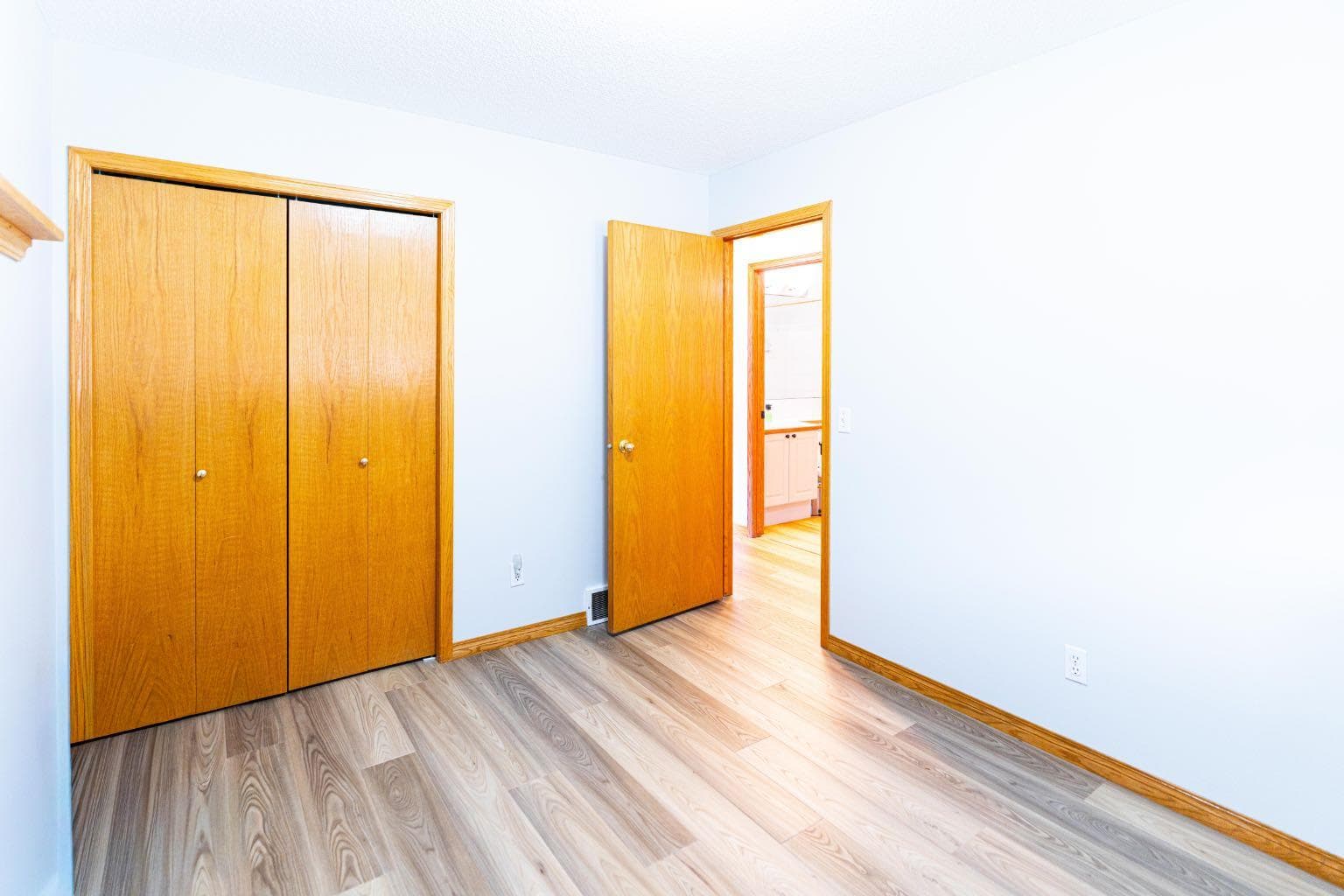 70 Elizabeth Way SE — photo 4