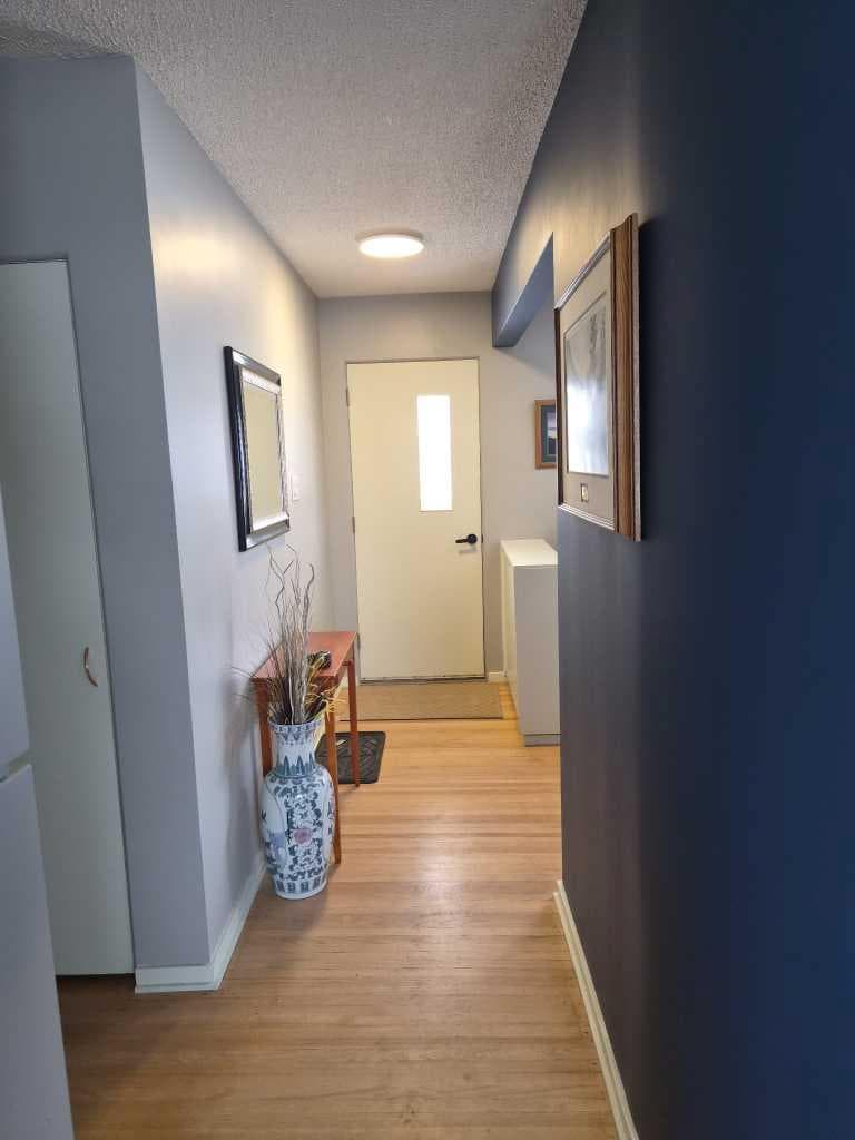 126 Springwood Drive SW — photo 4