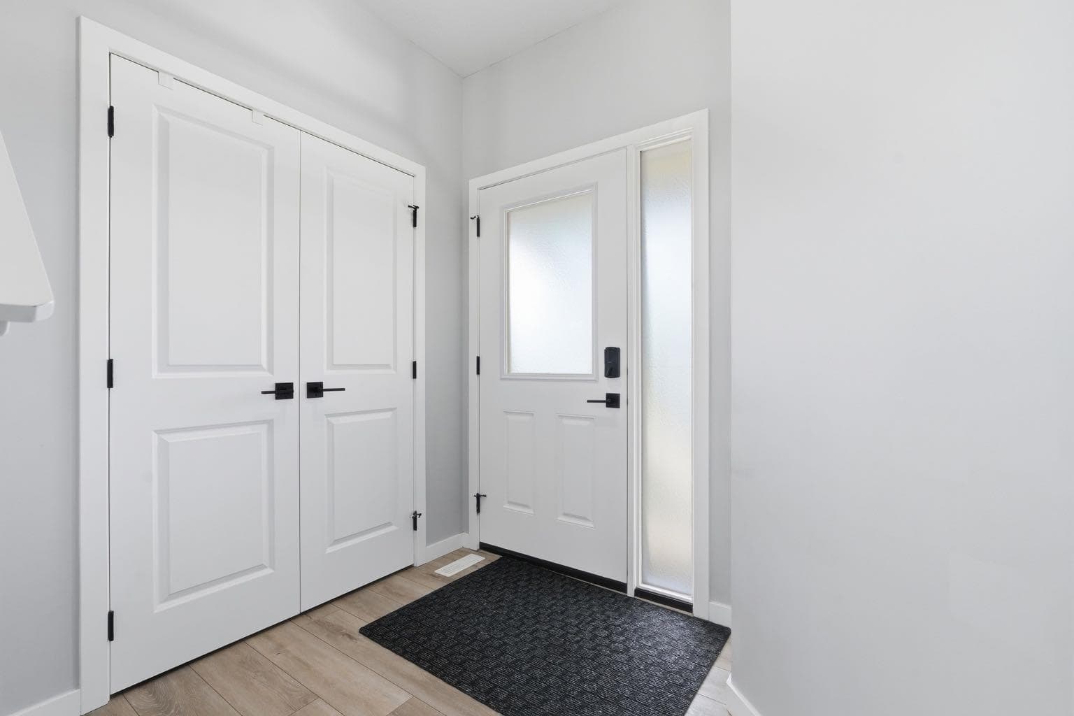 623 Savanna Crescent NE — photo 4