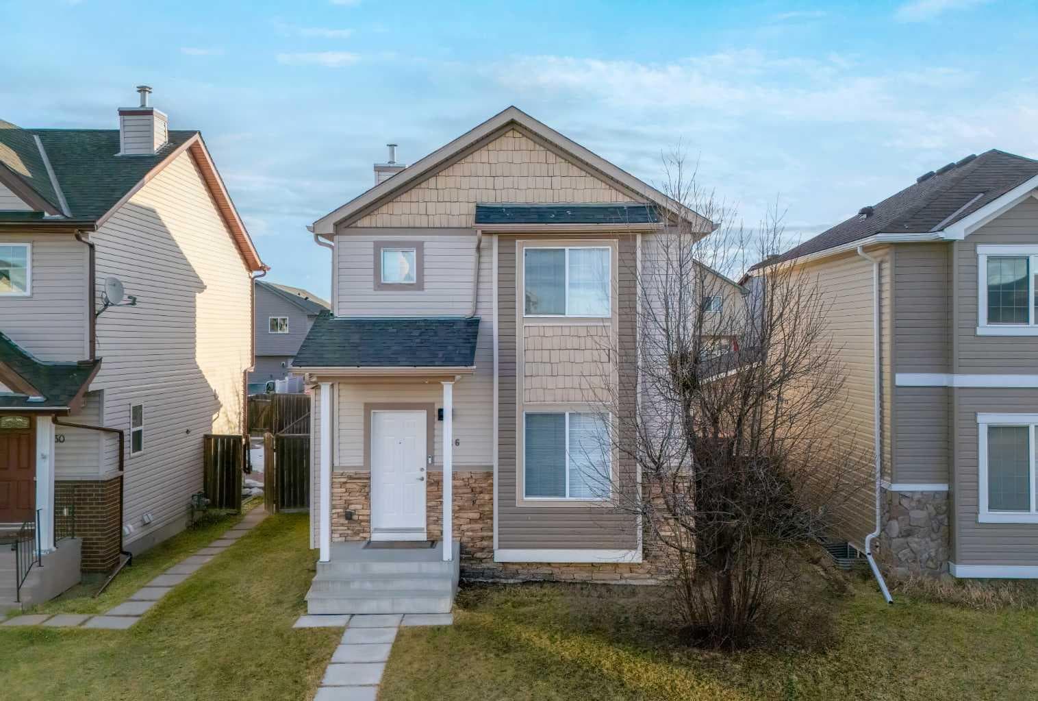 26 Saddlemead Close NE — photo 1