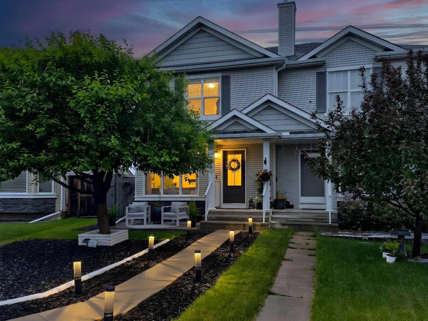 Semi Detached (Half Duplex) in Cranston