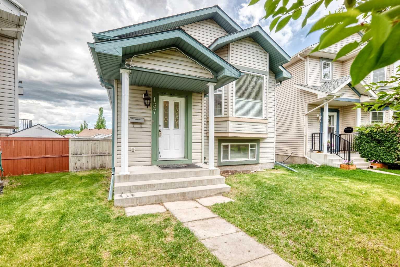 137 Erin Meadow Bay SE — photo 3