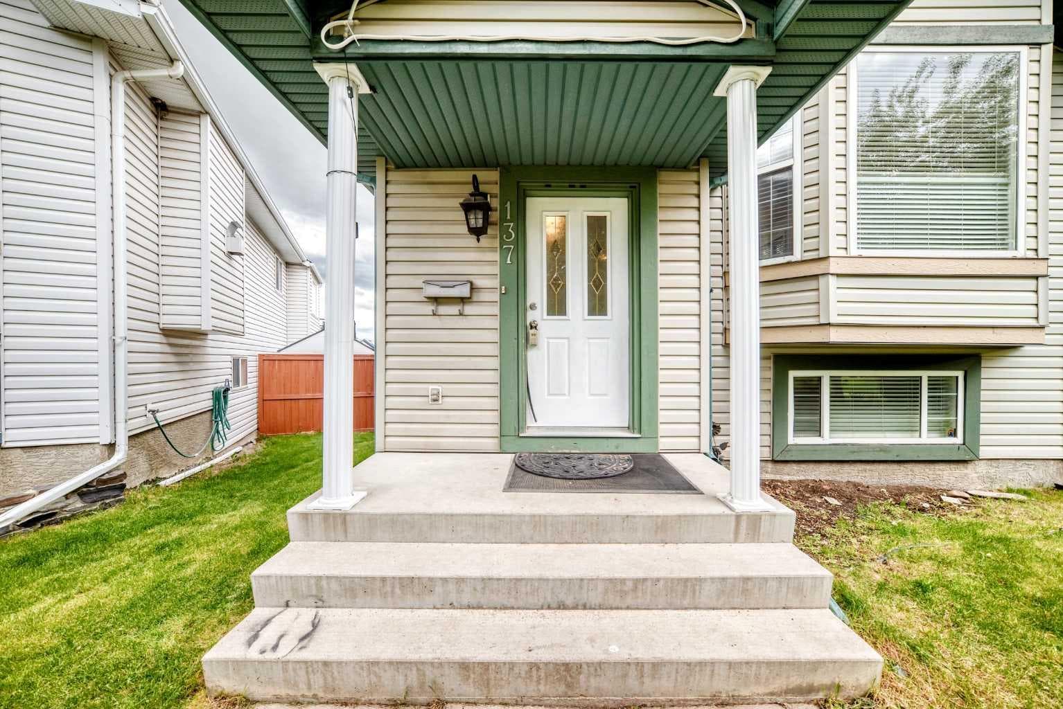137 Erin Meadow Bay SE — photo 4