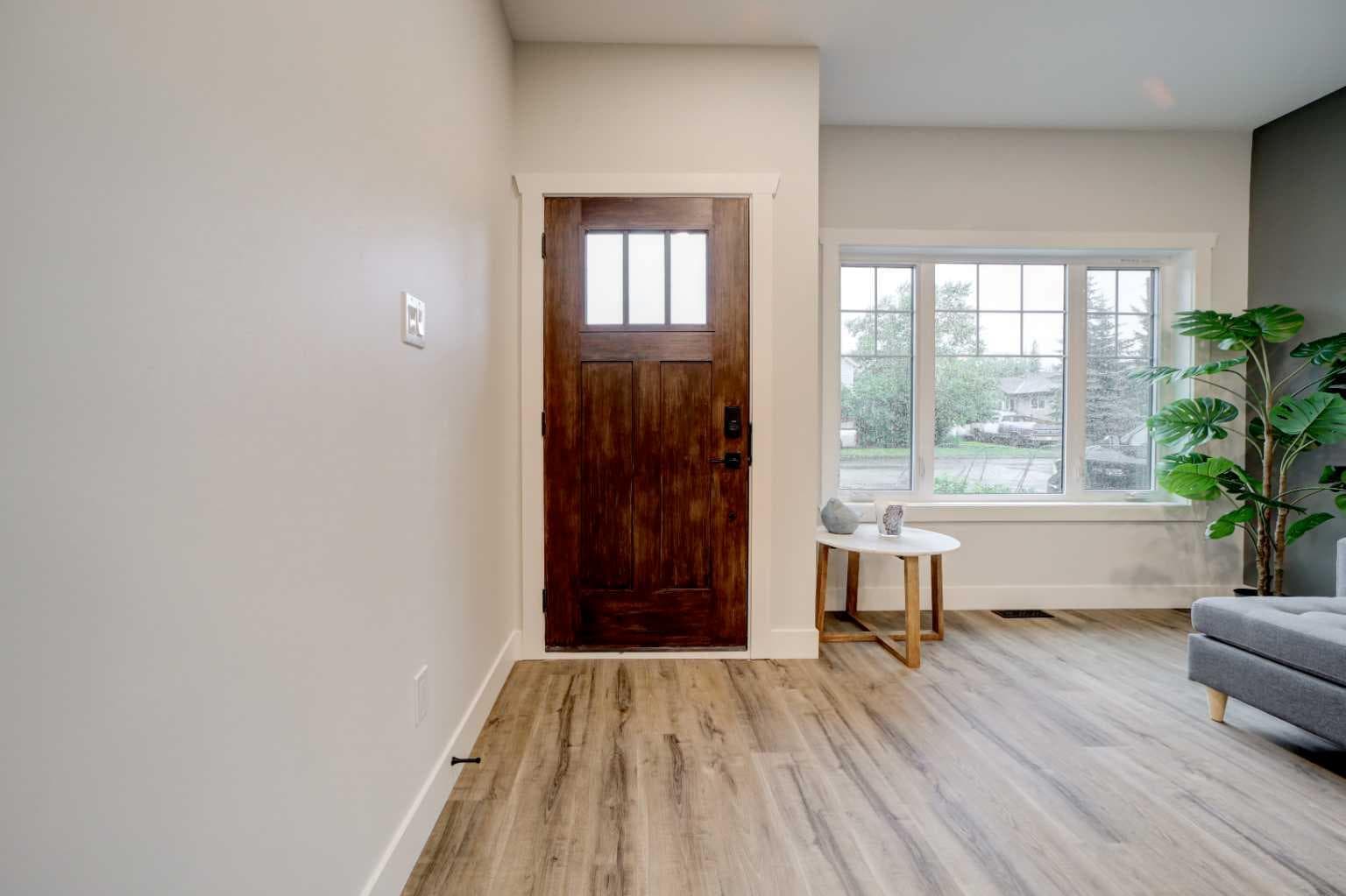 1179 James Avenue — photo 2