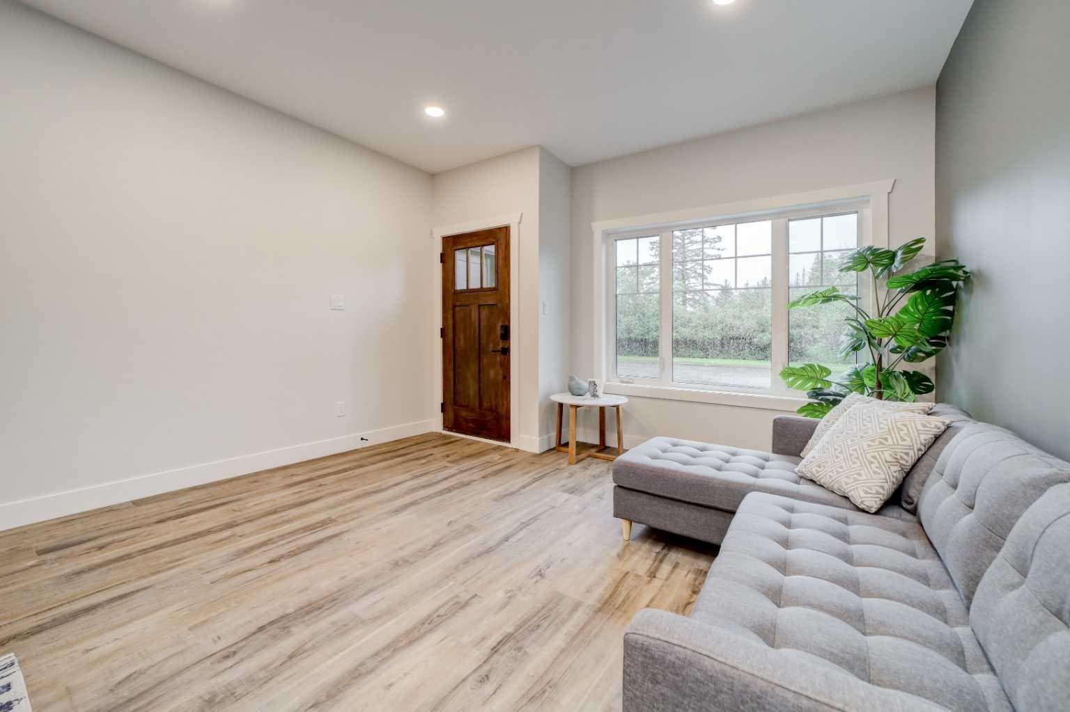 1179 James Avenue — photo 4
