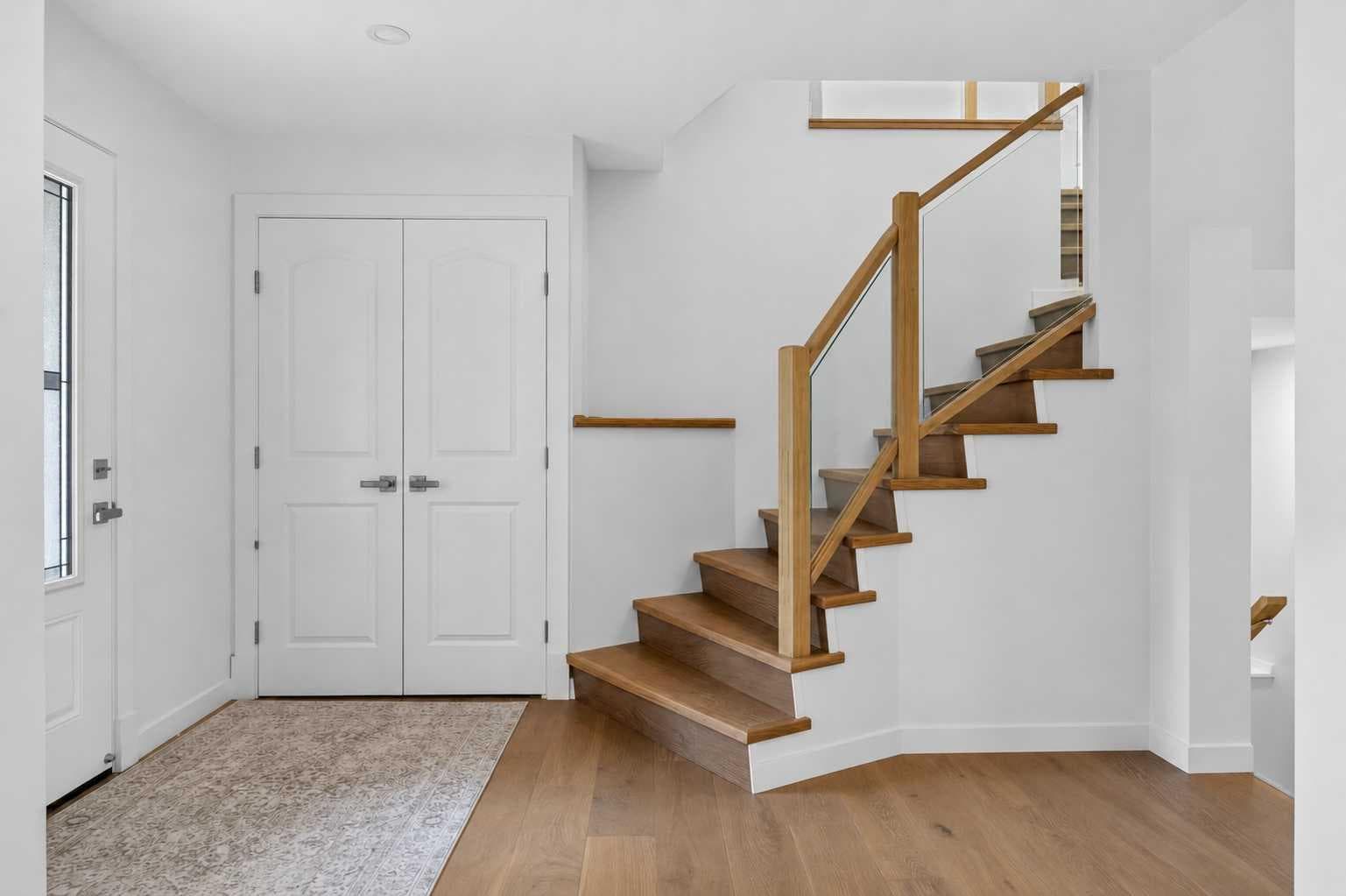 928 Maplecroft Road SE — photo 4