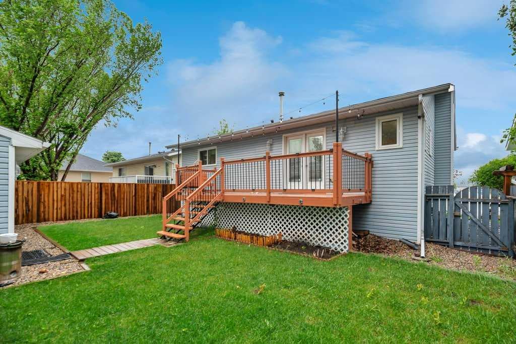 119 Strathaven Crescent — photo 5