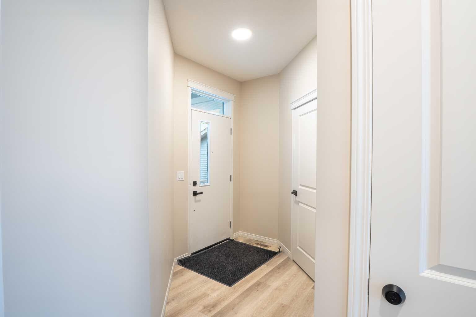 56 Corner Glen Green NE — photo 3