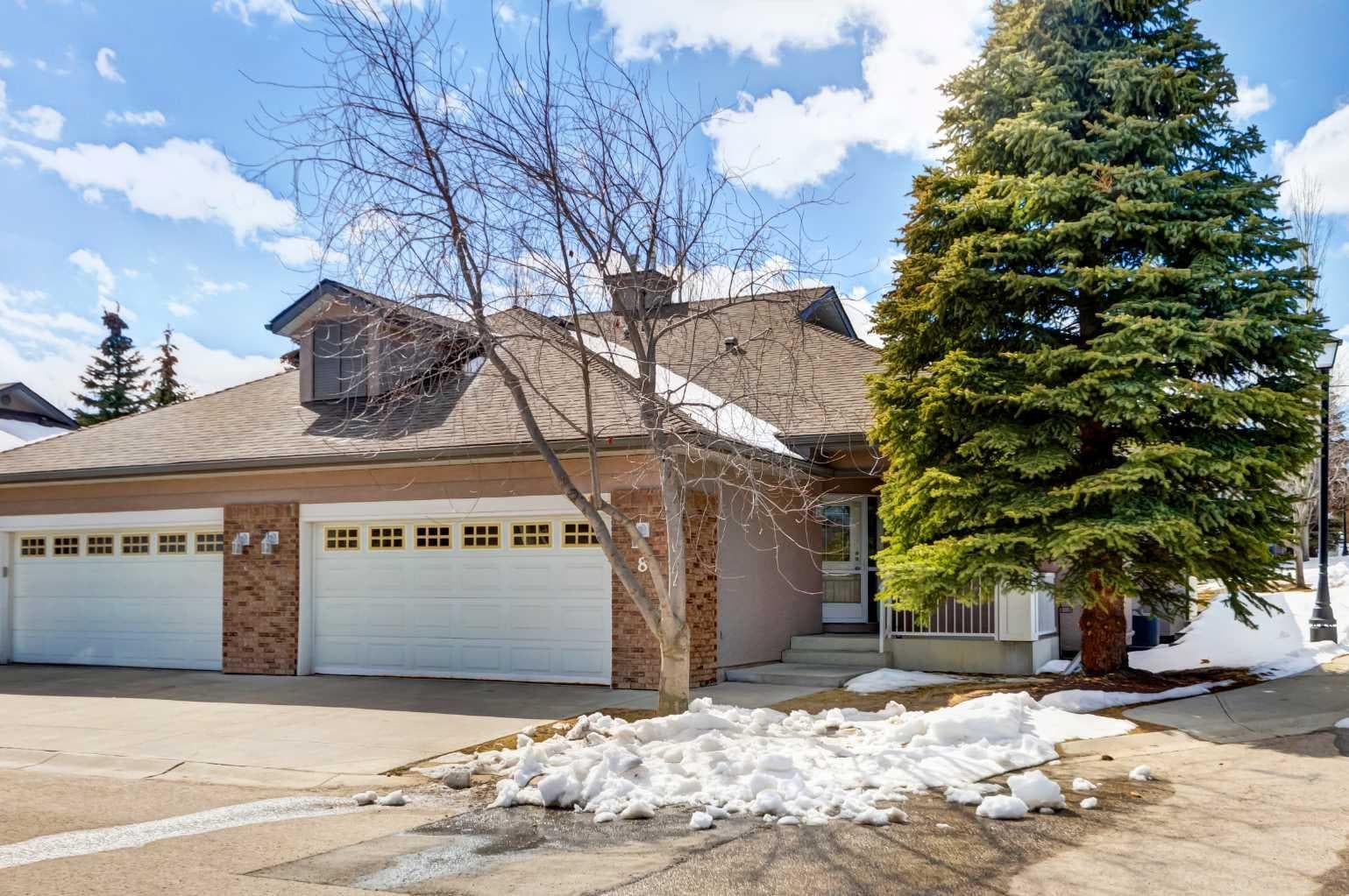 Semi Detached (Half Duplex) in Strathcona Park