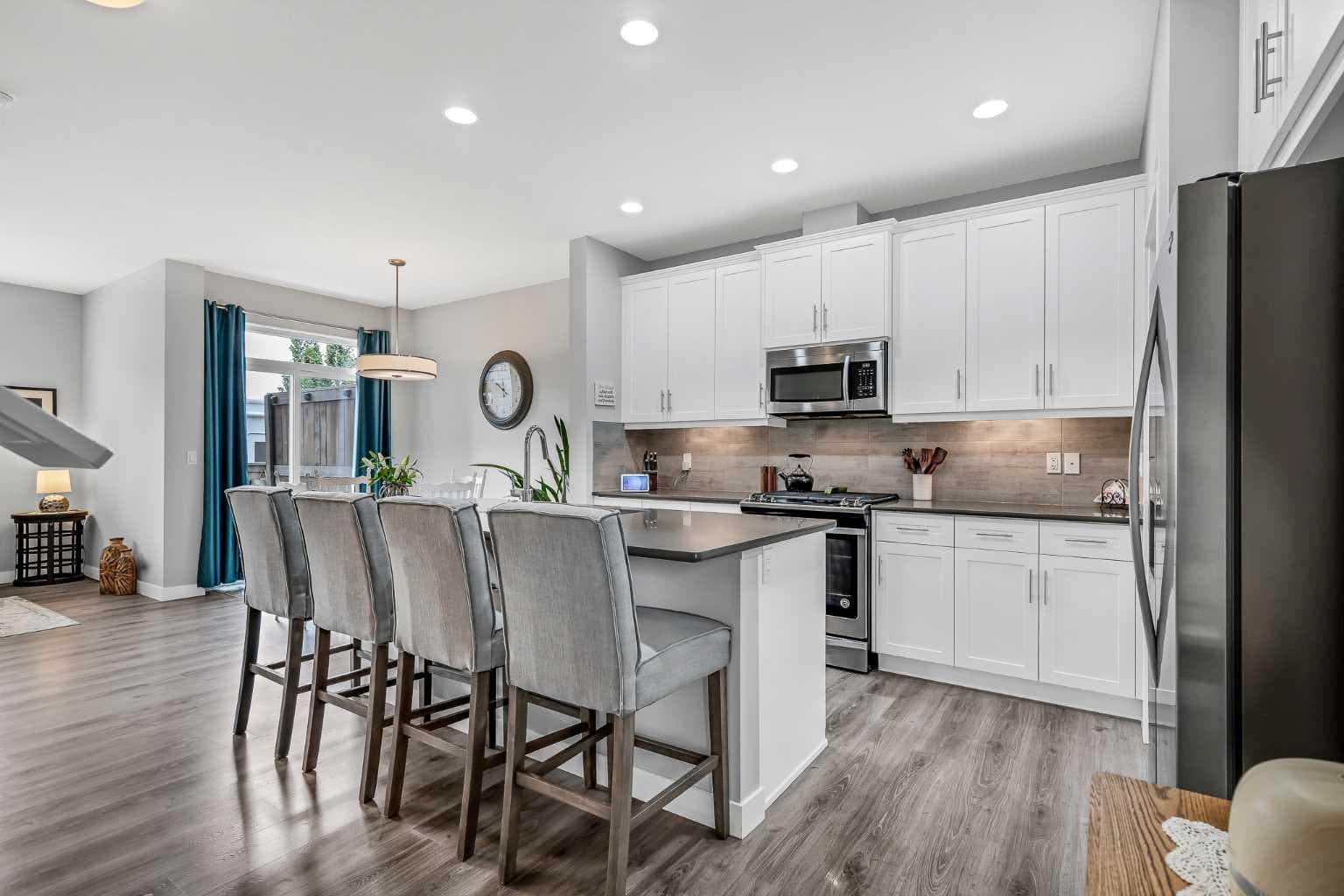 565 Midtown Street SW — photo 3